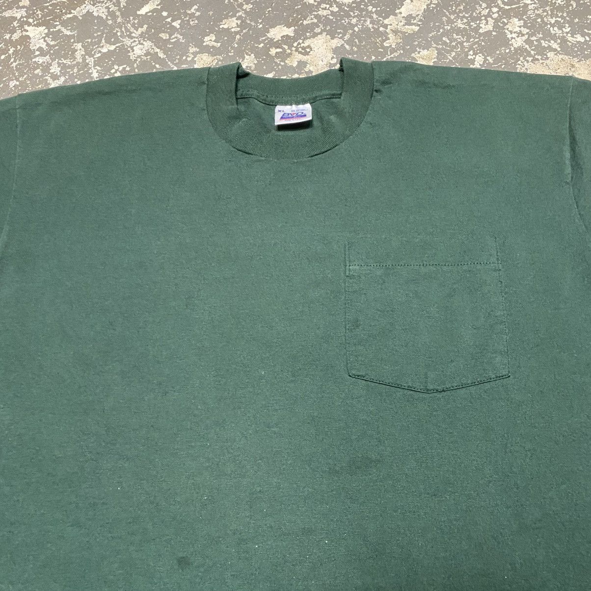 Vintage Vintage BVD Blank Green Single Stitch Pocket Tshirt Size US XL / EU 56 / 4 - 3 Thumbnail