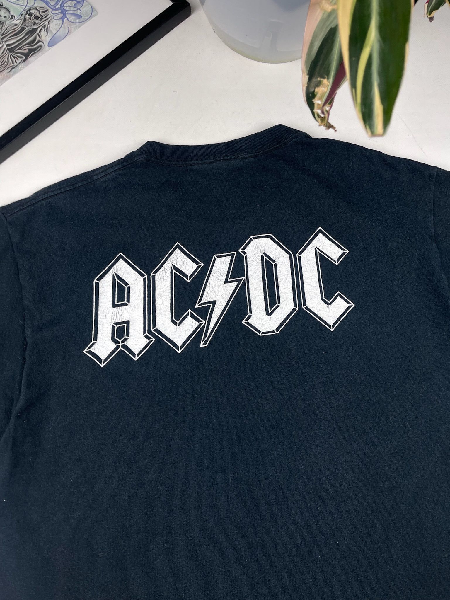 AC/DC Vintage ACDC band tee Stiff Upper Lip tShirt Size US L / EU 52-54 / 3 - 4 Thumbnail