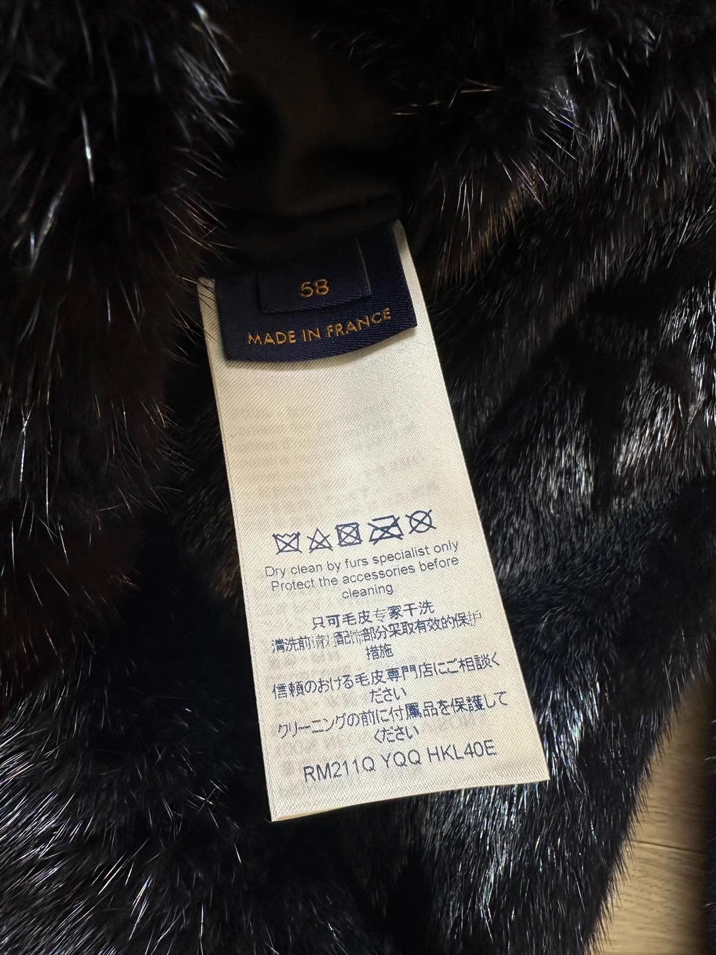 Louis Vuitton Louis Vuitton Black Mink Fur Hooded Coa Q14 Size US XXL / EU 58 / 5 - 4 Thumbnail