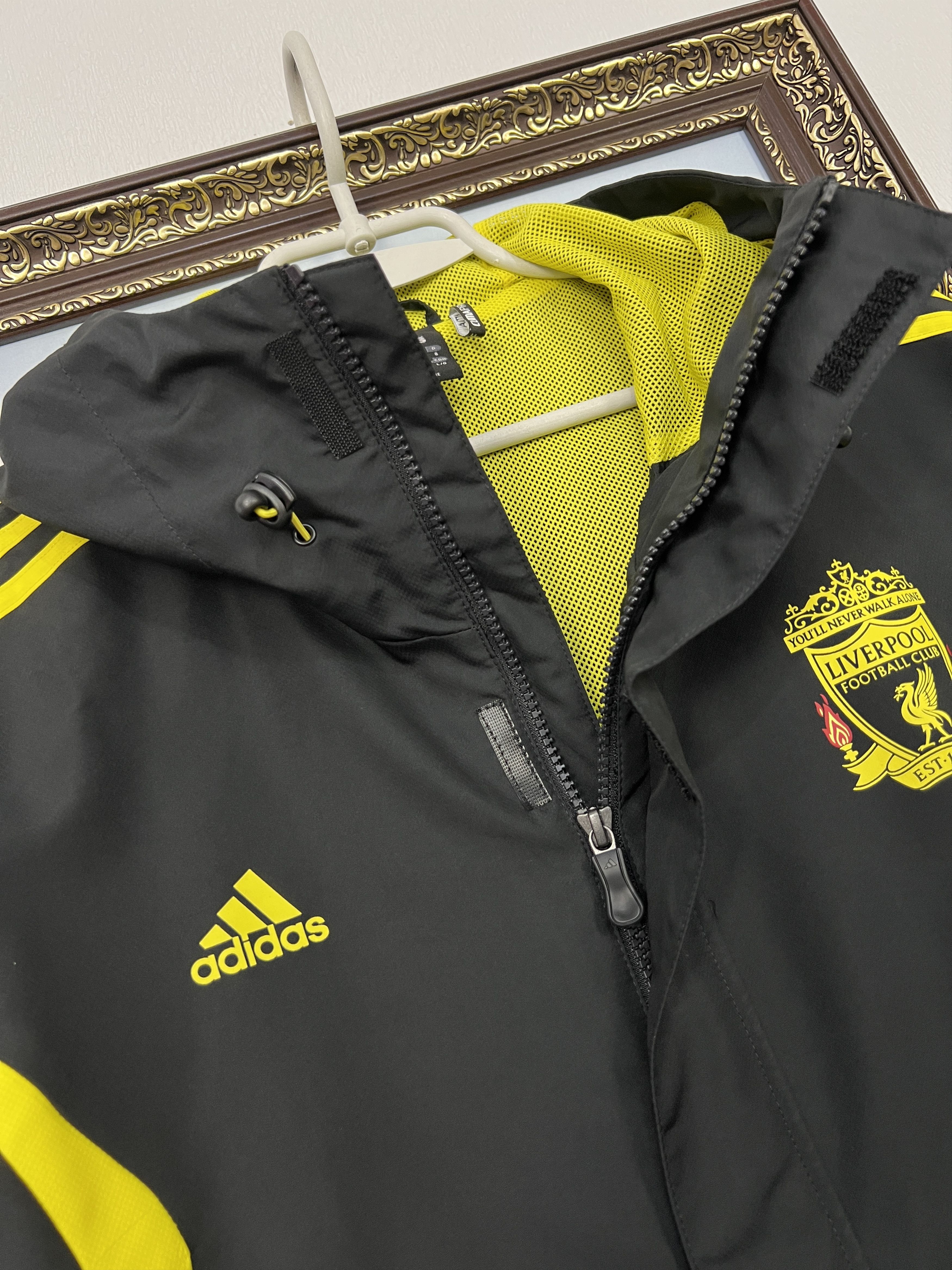 Adidas Vintage Adidas Liverpool Football Jacket Soccer Hooded Size US L / EU 52-54 / 3 - 4 Thumbnail