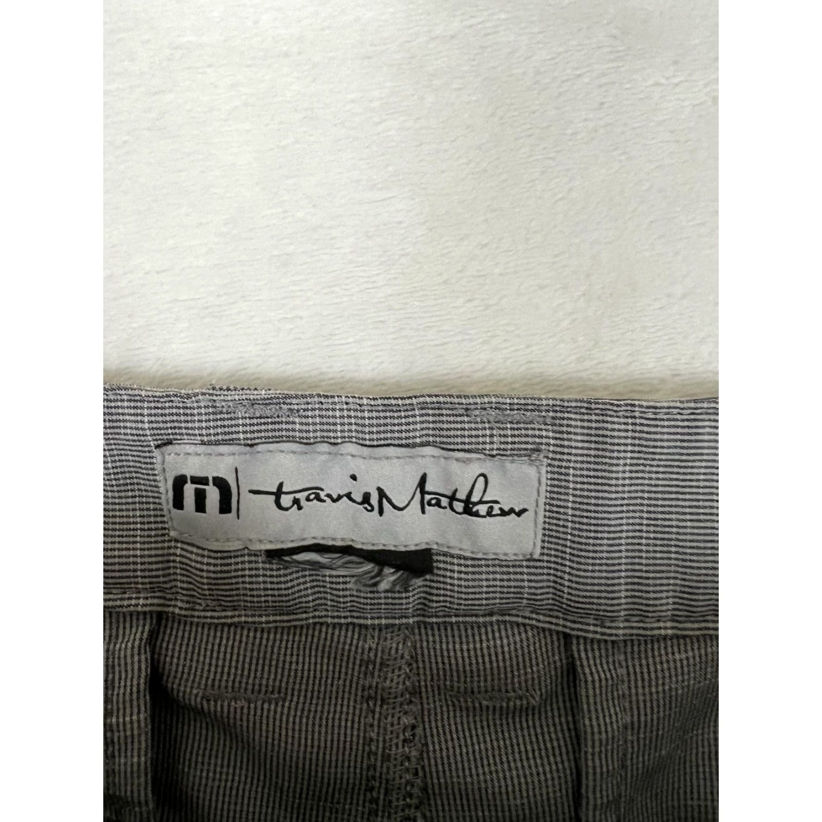 TravisMathew Travis Mathew Shorts Mens 32 Gray Check Golf Chino Pockets Casual Performance Size US 32 / EU 48 - 4 Thumbnail