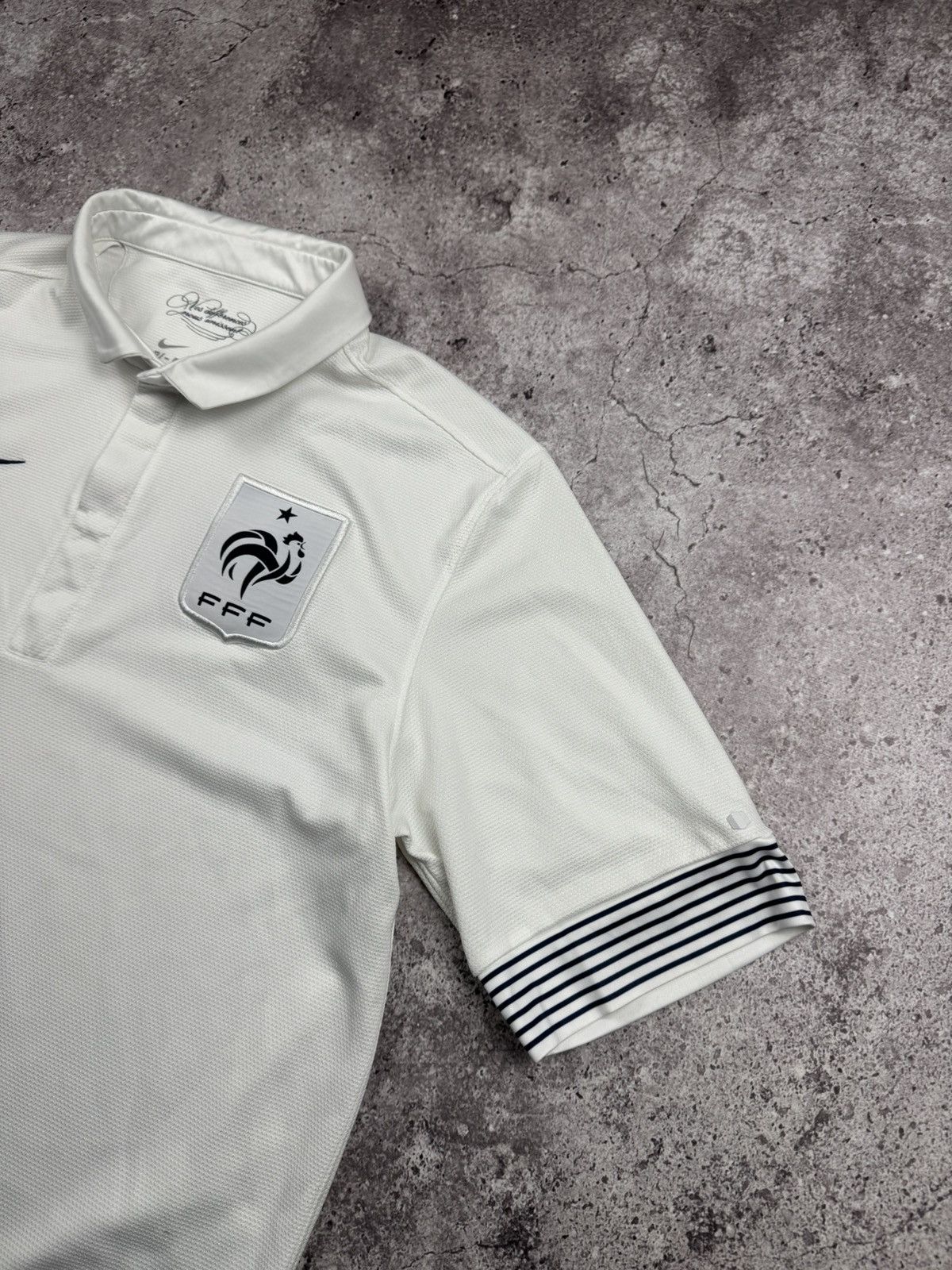 Nike VINTAGE NIKE FRANCE 2012/13 FOOTBALL Y2K SHIRT SOCCER JERSEY Size US L / EU 52-54 / 3 - 4 Thumbnail