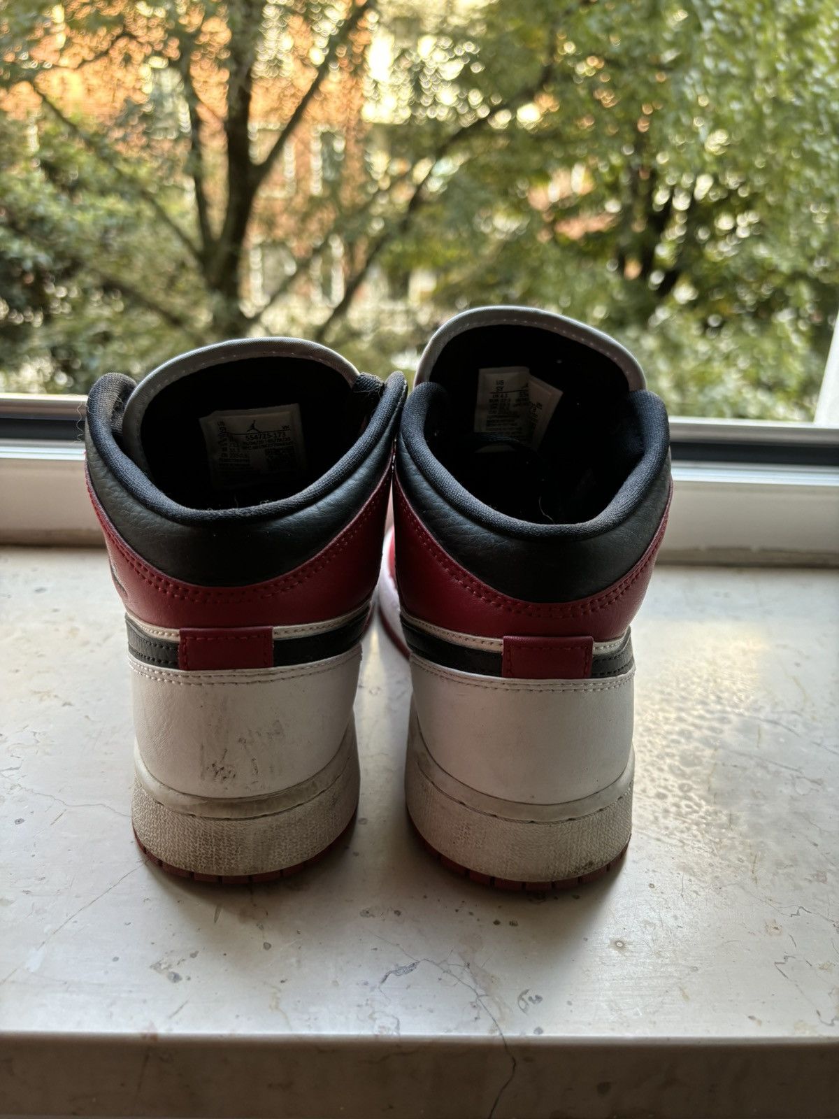 Nike Air Jordan 1 Mid Chicago Size US 7.5 / IT 37.5 - 3 Thumbnail