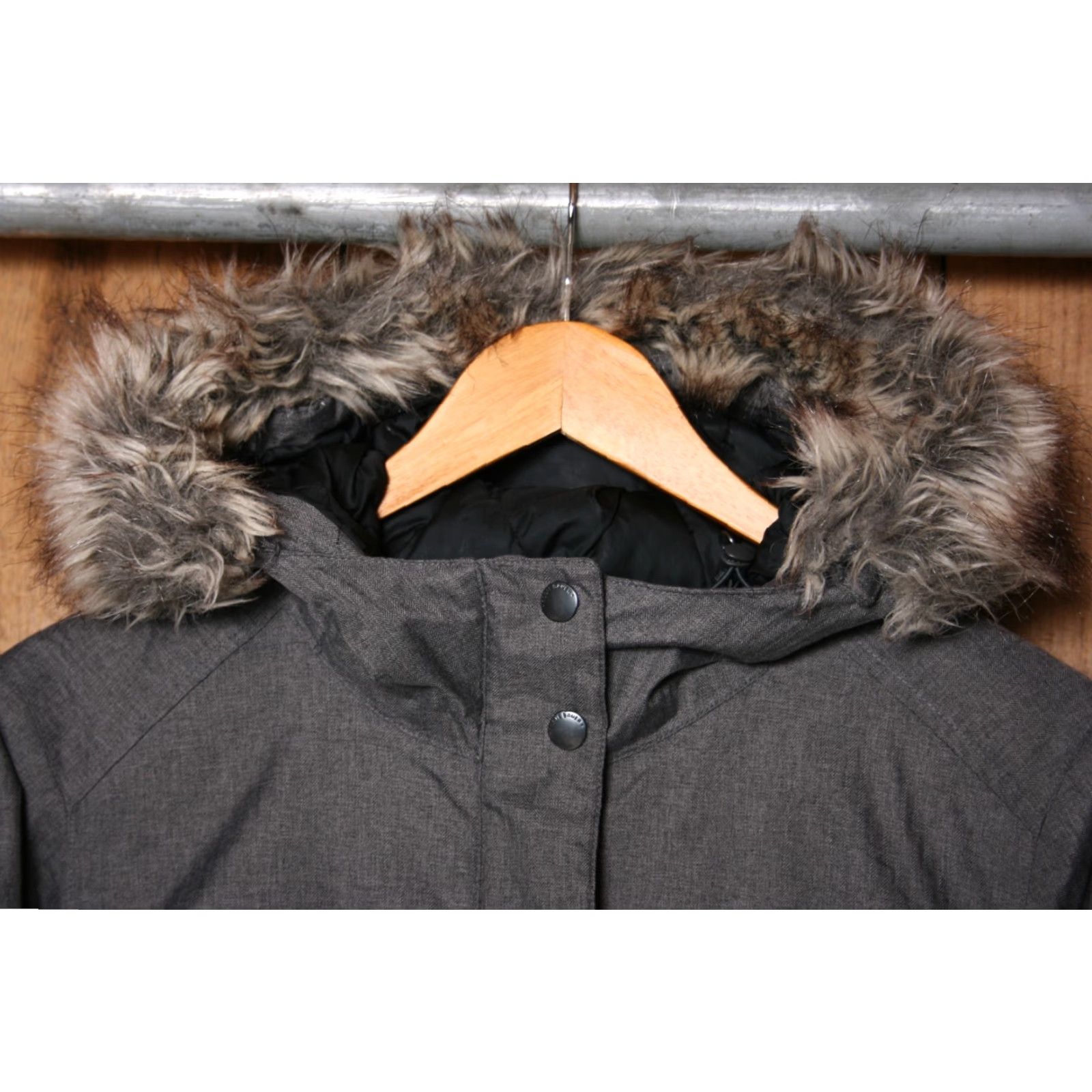 Eddie Bauer VINTAGE Eddie Bauer Weatheredge Superior Gray Hooded Down Stadium Parka Women's M Gray Parka with Detachable Faux Fur Trim Menss? Size M / US 6-8 / IT 42-44 - 2 Thumbnail