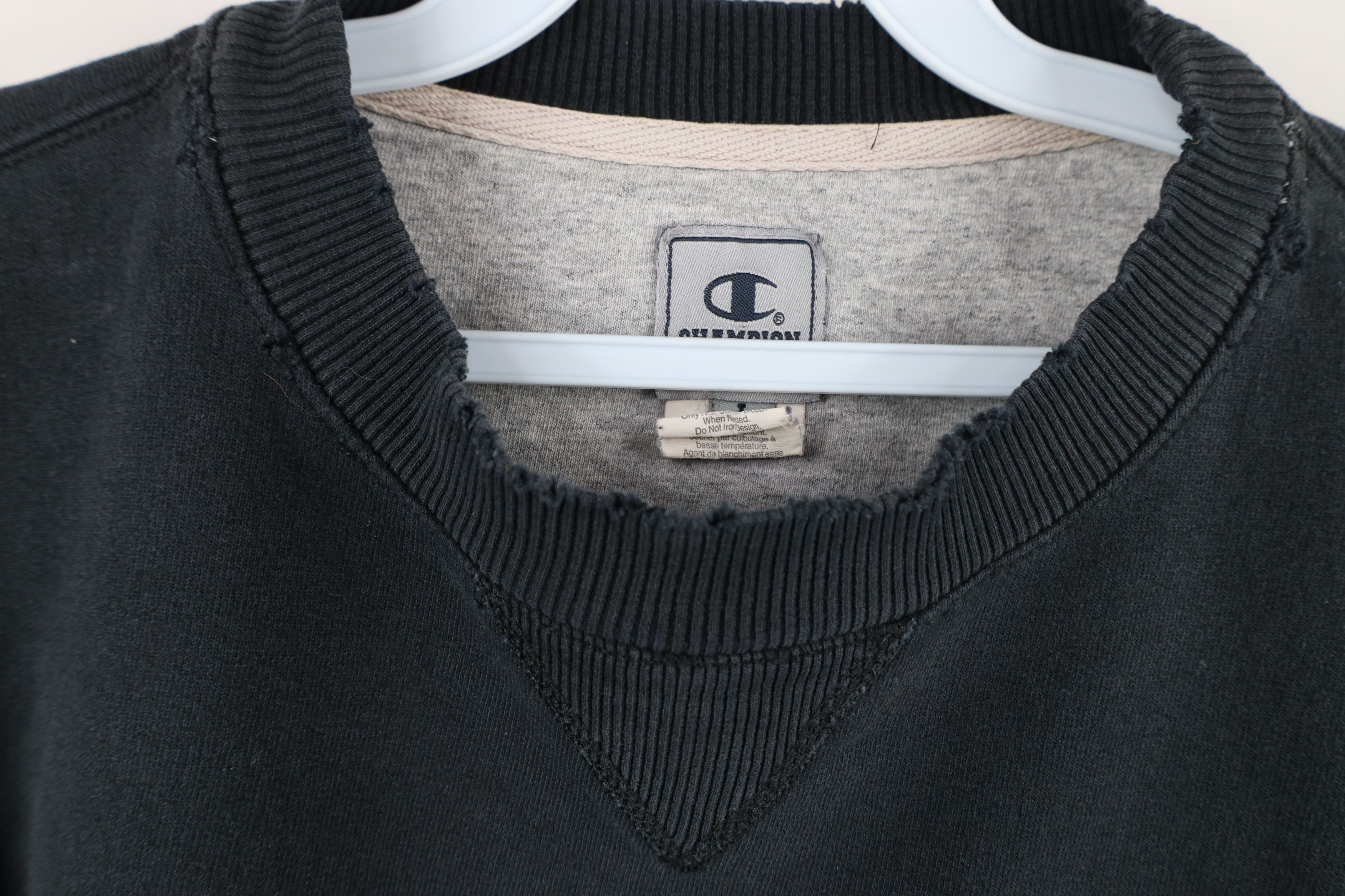 Champion × Vintage Vintage 90s Champion Cut Off Crewneck Sweatshirt Black Size US L / EU 52-54 / 3 - 6 Thumbnail