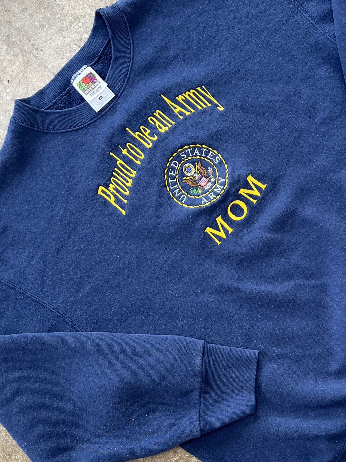 Vintage Vintage Military Proud Army Mom Crewneck XL Size US XL / EU 56 / 4 - 1 Thumbnail
