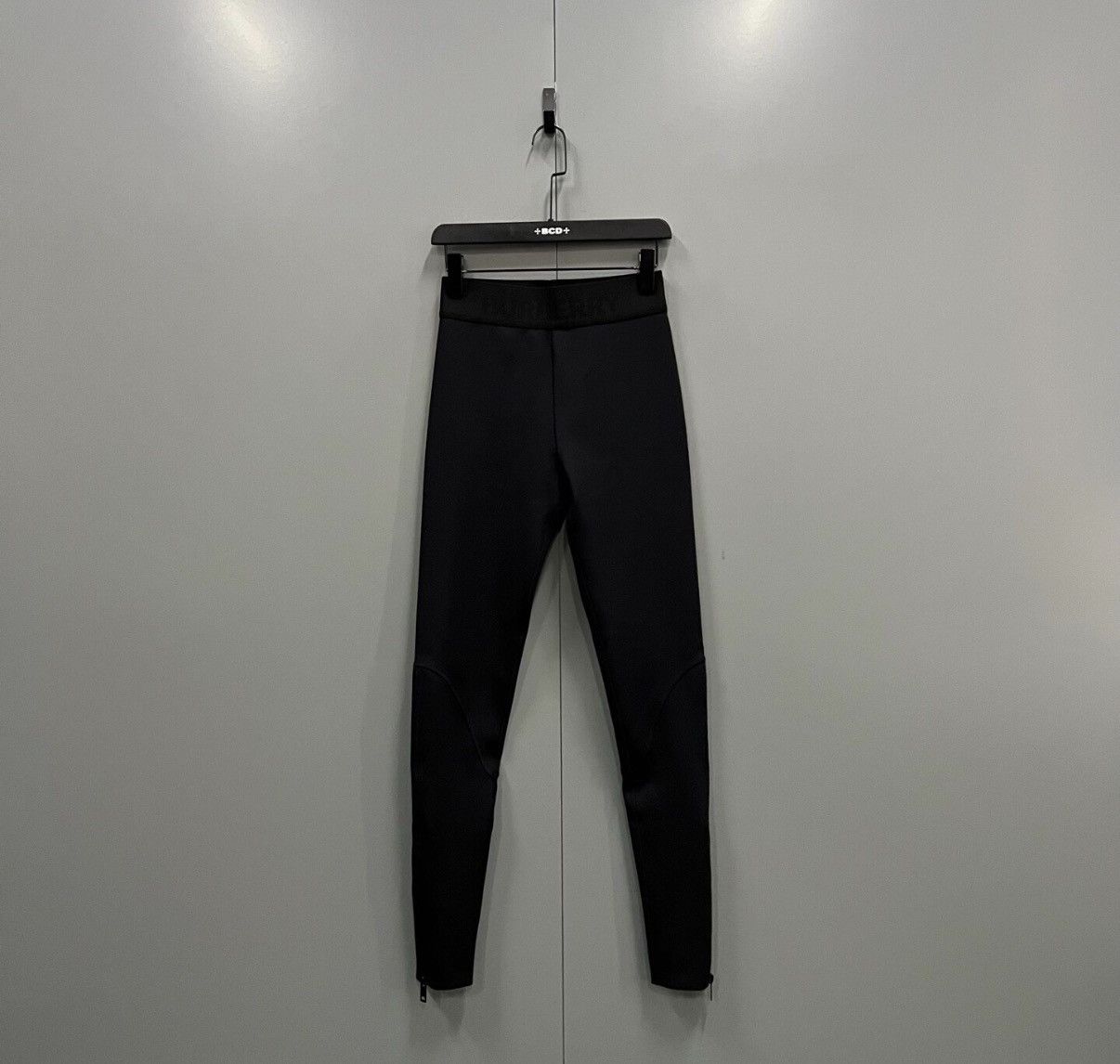 Burberry Burberry Black Logo Print Leggings J41 Size 25" / US 0 / IT 36 - 1 Thumbnail