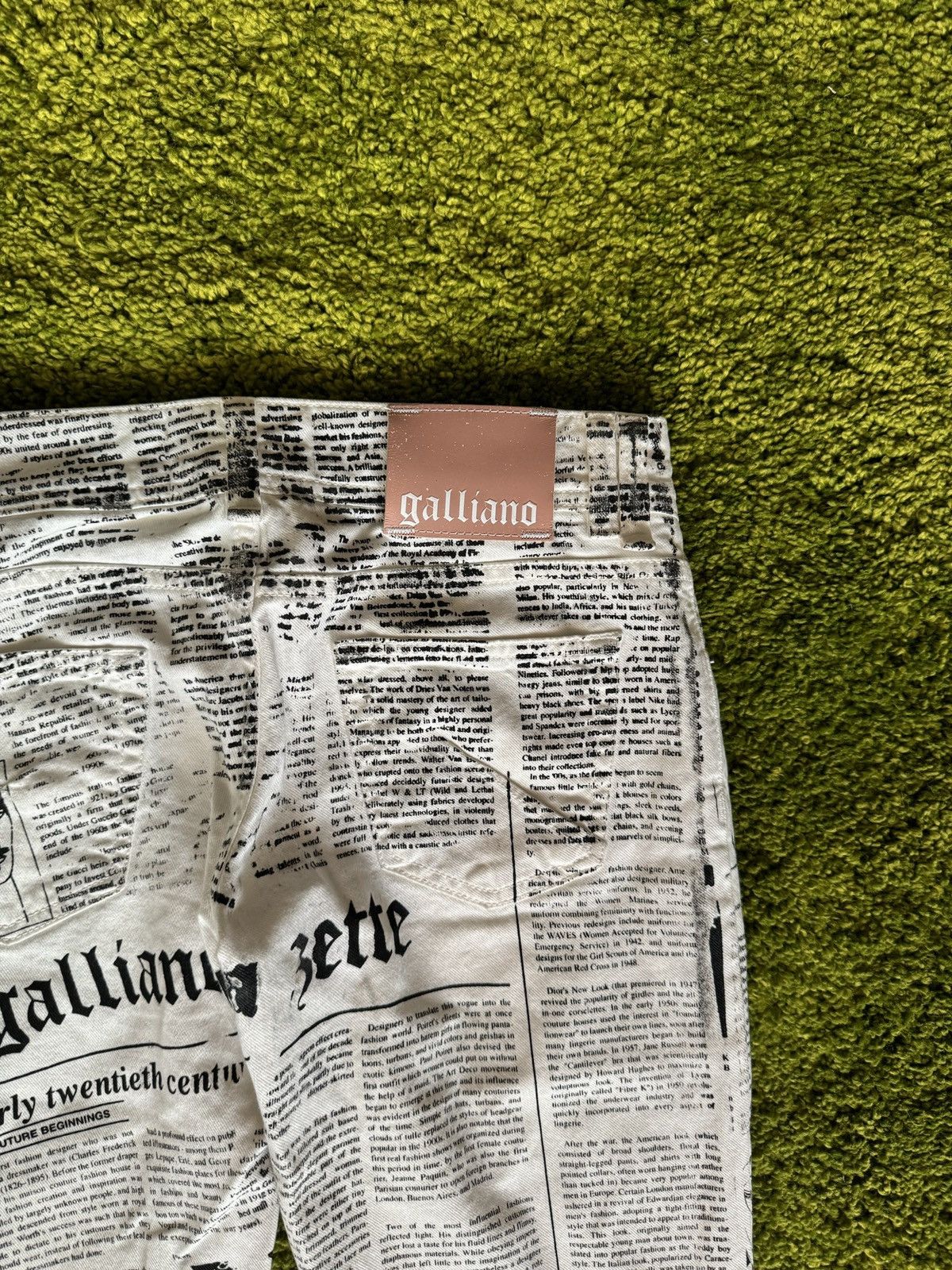 John Galliano Galliano 2000s archive newspaper gazette jeans denim Y2K vtg Size 26" / US 2 / IT 38 - 4 Thumbnail