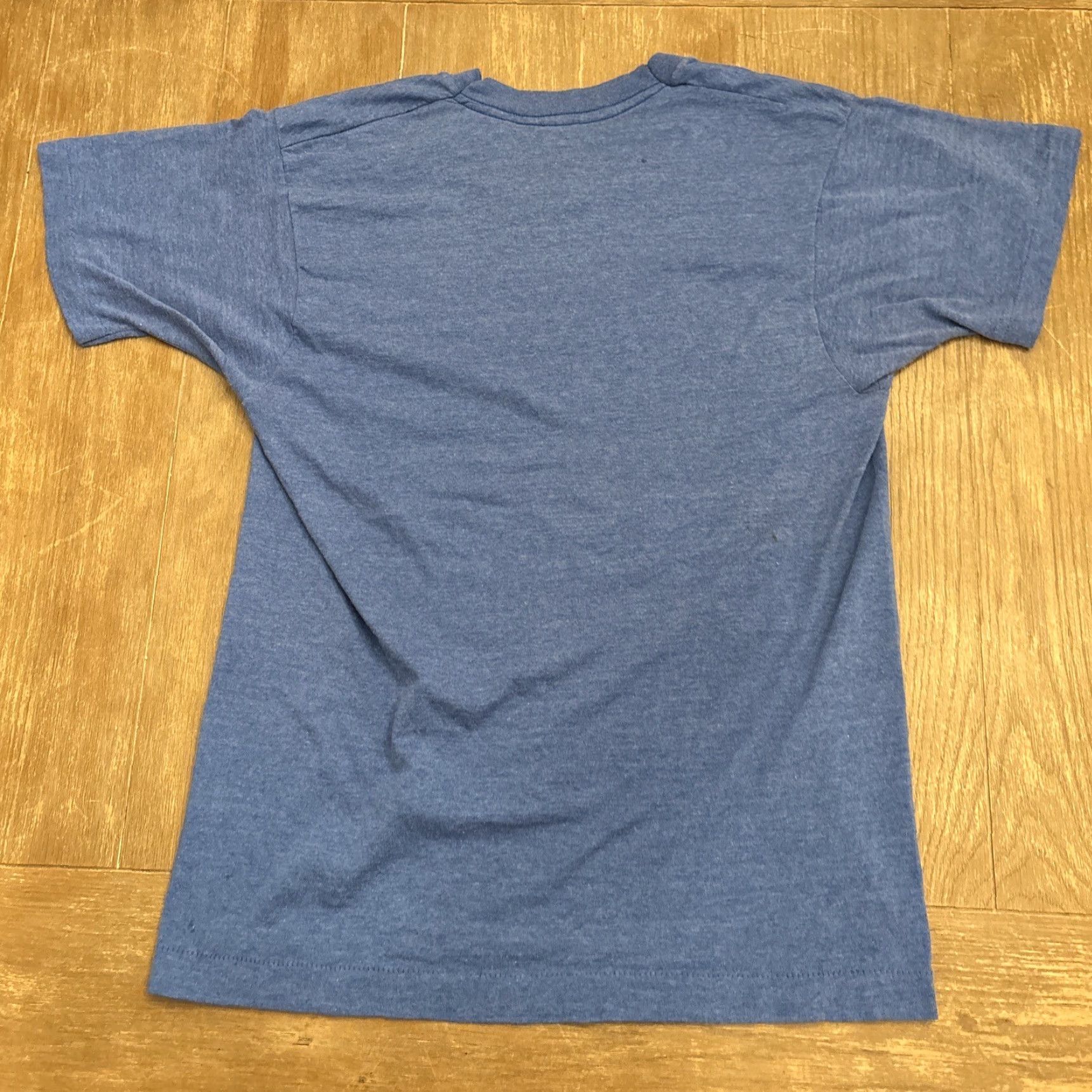 Vintage VINTAGE Hot Shark Stitch Volleyball T-Shirt Blue, Size Medium, Men’s, Unbranded, Classic Single Stitch, 90s? 90s-esque, Mens Shirt Size US M / EU 48-50 / 2 - 3 Thumbnail