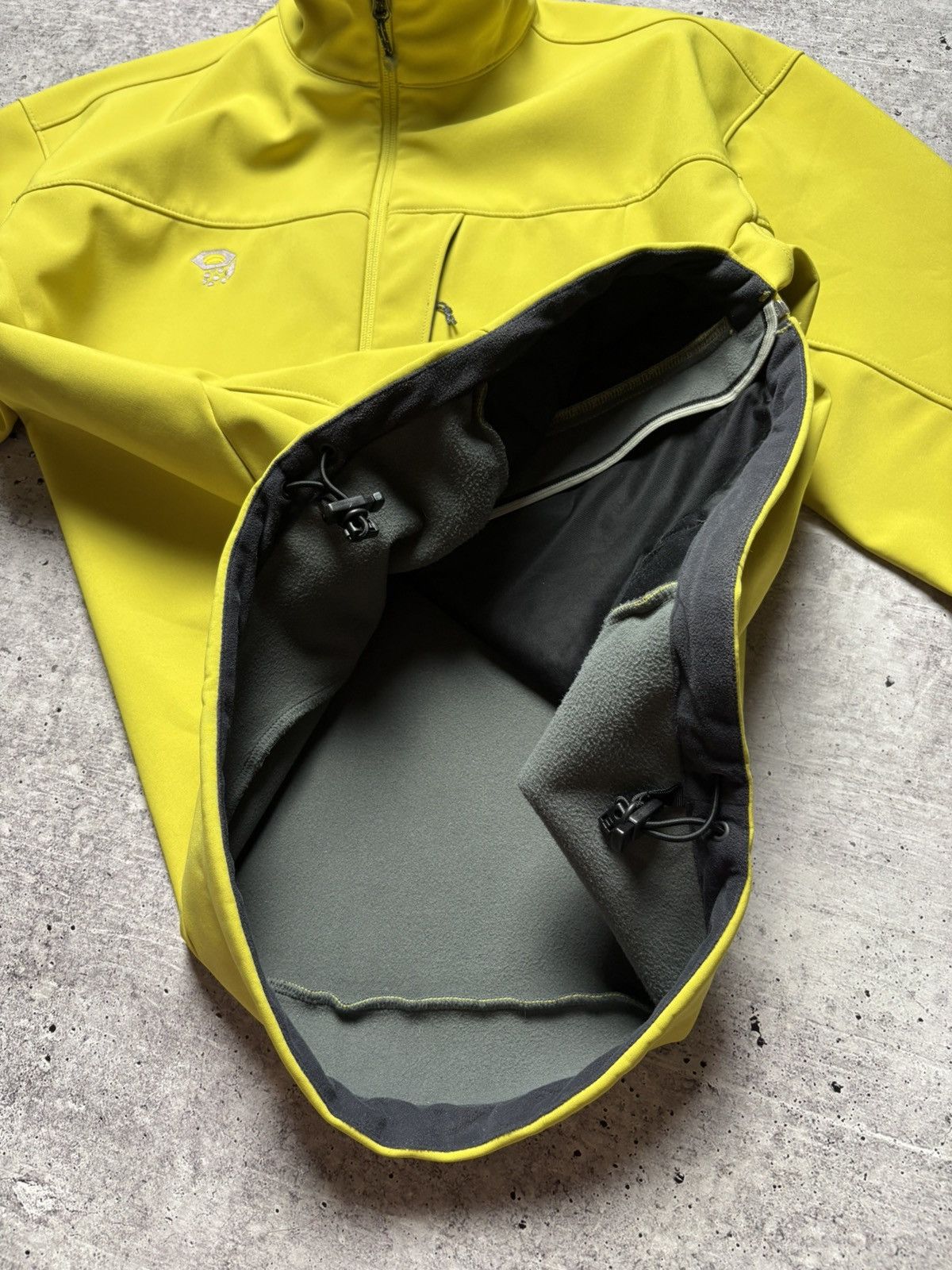 Mountain Hardwear Vintage Mountain Hardwear Softshell Jacket Size US L / EU 52-54 / 3 - 8 Thumbnail