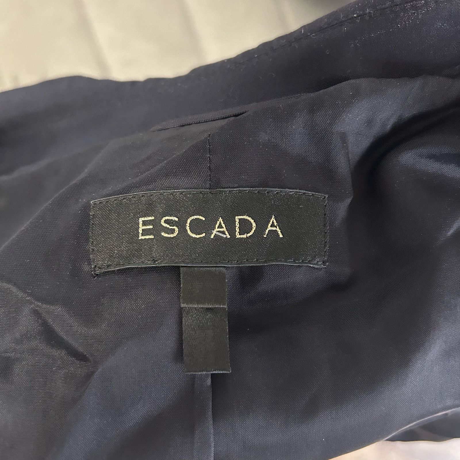 Escada Escada Blazer Black Gold Buttons 2 Button New Wool Classic Size M / US 6-8 / IT 42-44 - 7 Thumbnail