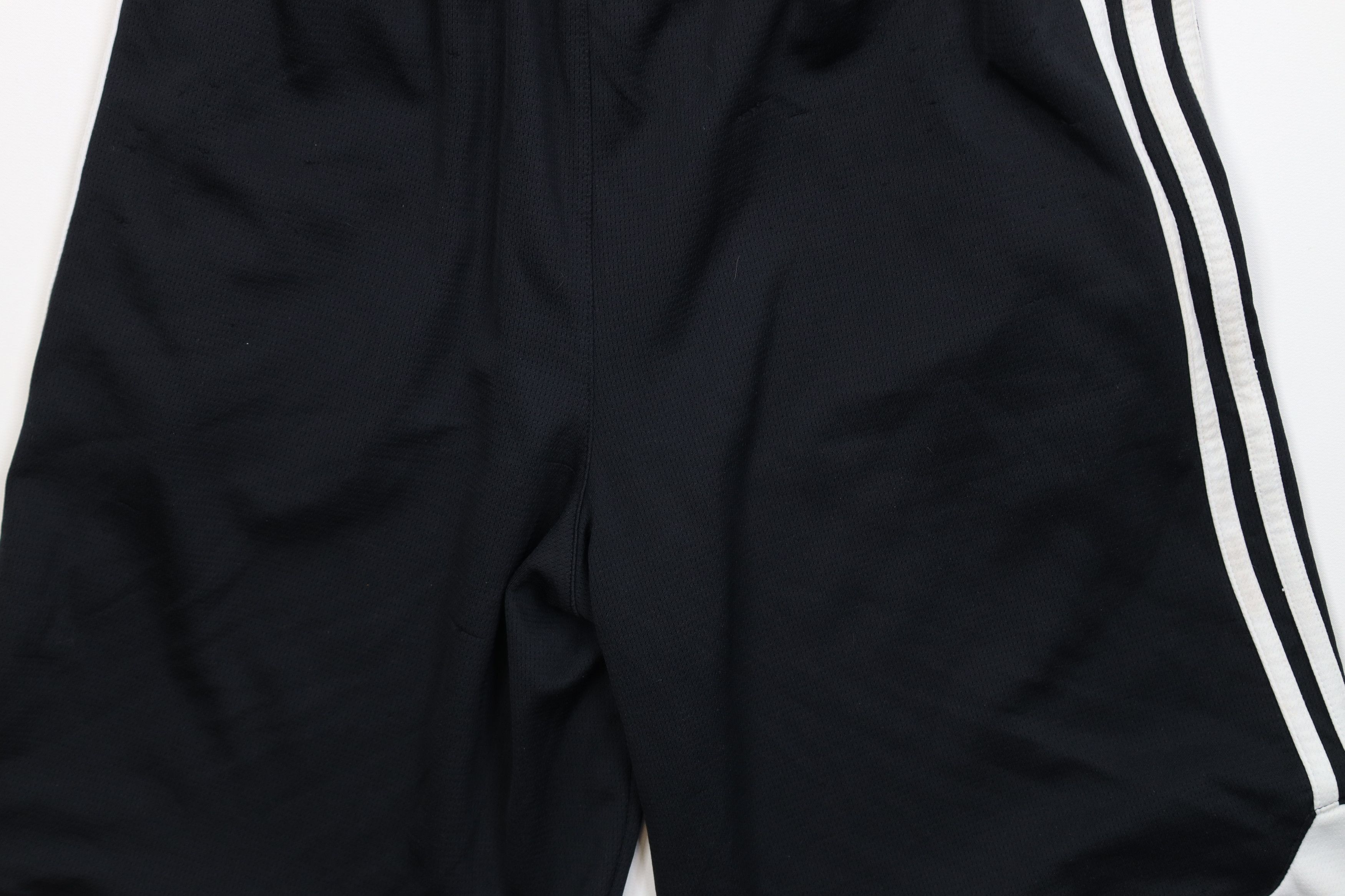 Adidas Vintage Adidas Spell Out Running Jogging Soccer Shorts Size US 32 / EU 48 - 13 Thumbnail