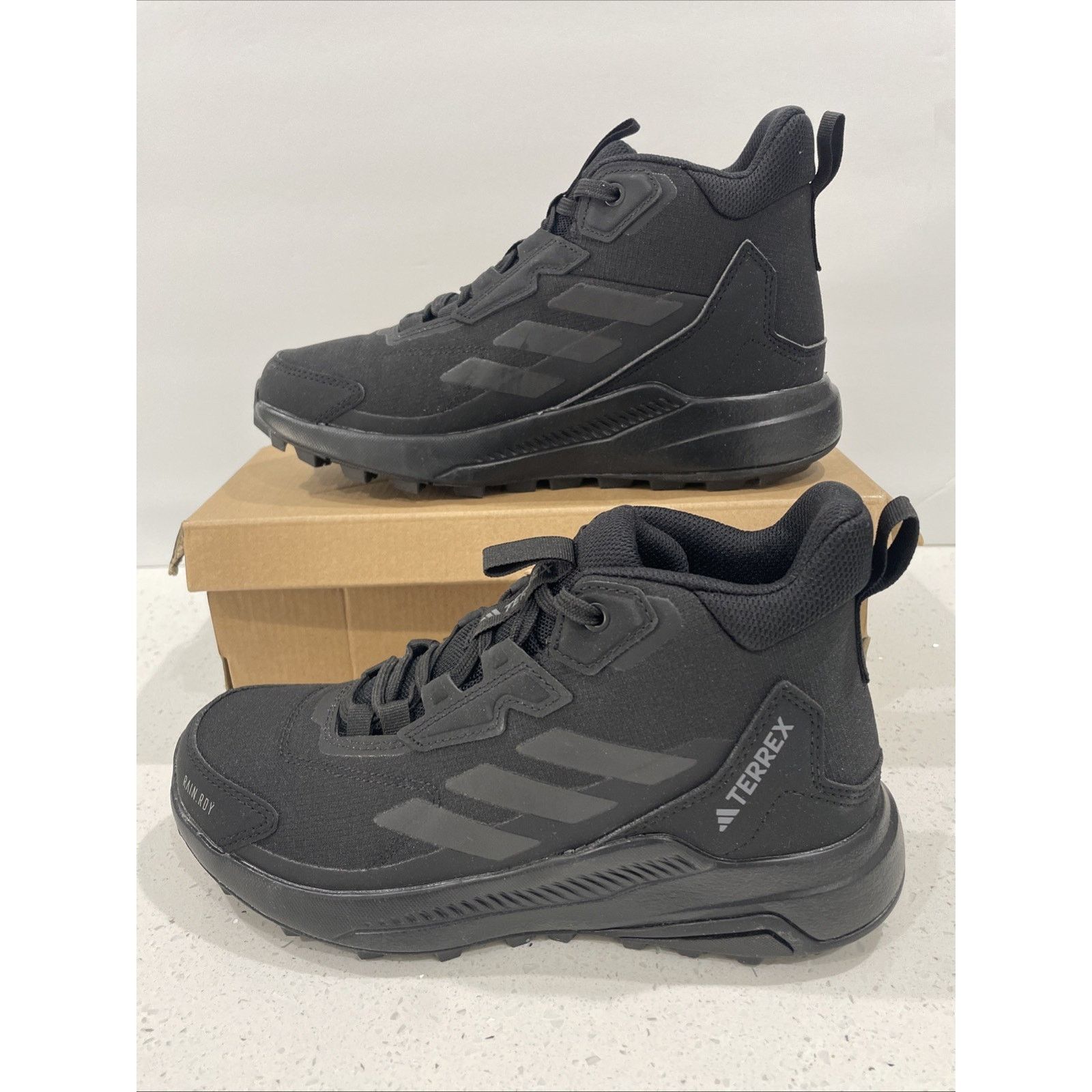 Adidas Adidas Terrex Women's Size 5.5 Hiking Shoes ID3473 New Size US 5.5 / IT 35.5 - 1 Thumbnail