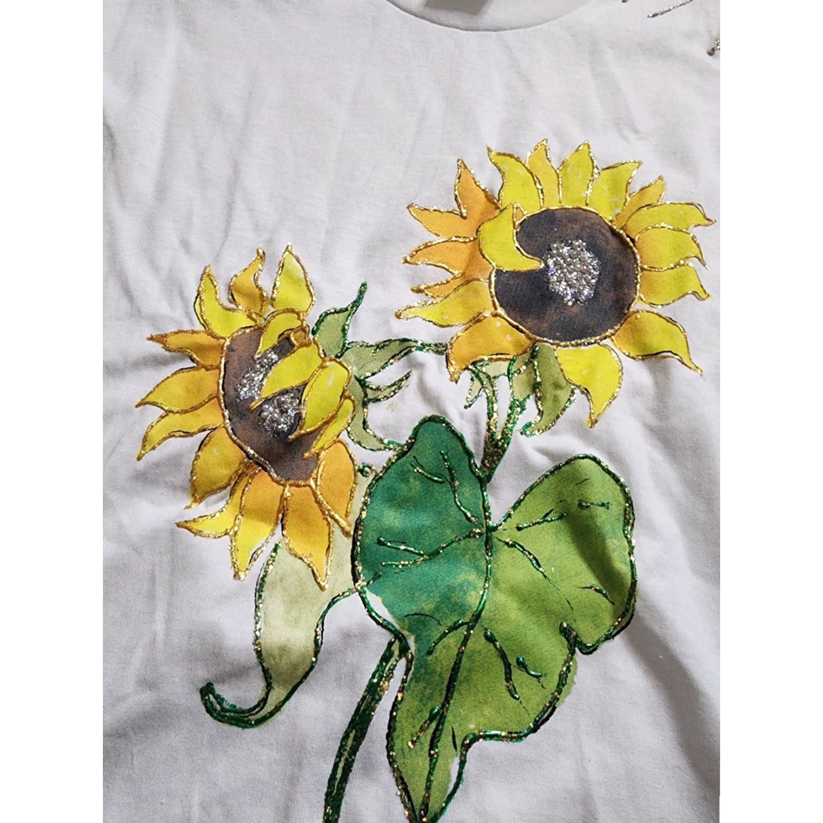 Hanes VINTAGE 90s Hanes Unisex White Short Sleeve T-Shirt Art Sunflower Floral Puff Paint Rhinestone Pearl Accents Size L Size US L / EU 52-54 / 3 - 2 Thumbnail