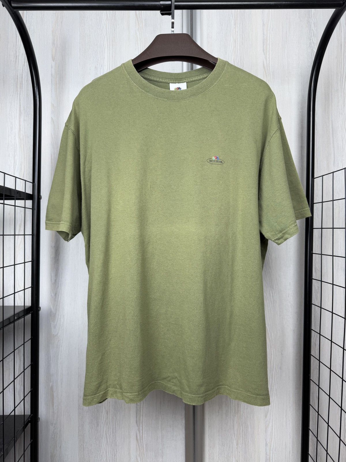 Fruit Of The Loom Fruit of the Loom vintage 90s basic blank small logo tee Size US L / EU 52-54 / 3 - 1 Thumbnail