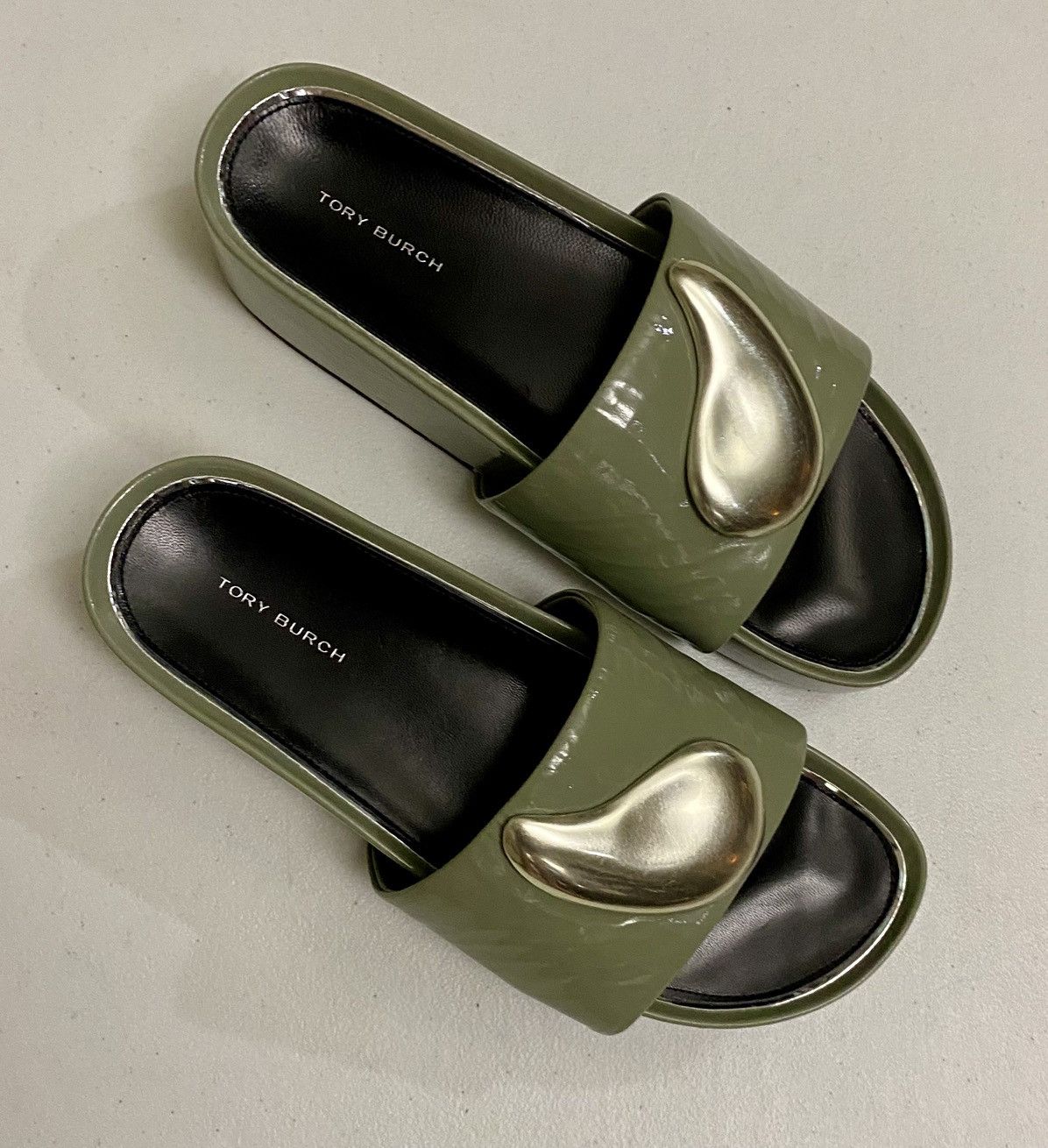 Tory Burch Tory Burch Patos Slide Crinkle Leather Metal Plate 8.5 New Size US 8.5 / IT 38.5 - 14 Thumbnail