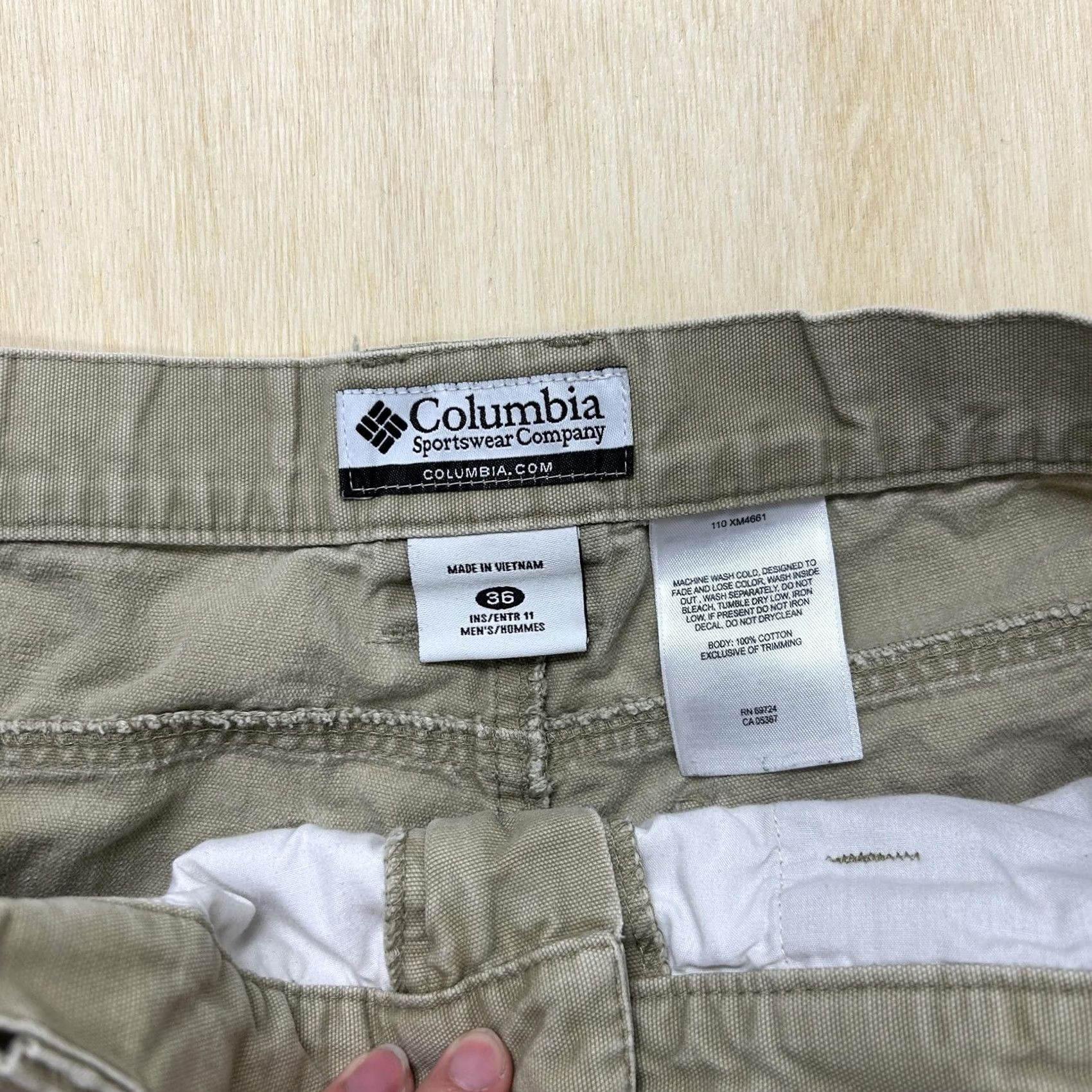 Vintage Columbia Chino Shorts Mens 36 Beige Canvas Utility Pockets 11 Inseam Workwear Size US 36 / EU 52 - 2 Thumbnail