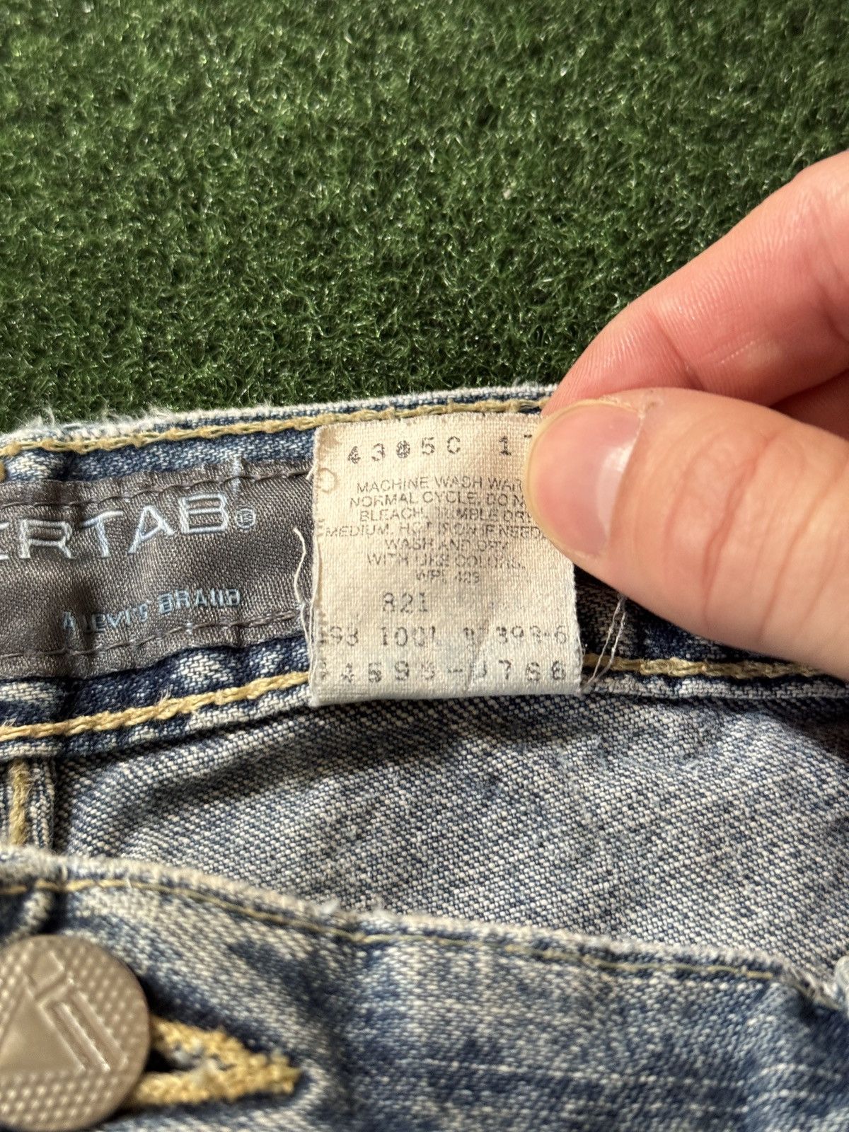 Levi's Vintage Clothing Vintage 90s Silvertab Levi’s Baggy Light Wash 34x30 Jeans Size US 34 / EU 50 - 6 Thumbnail