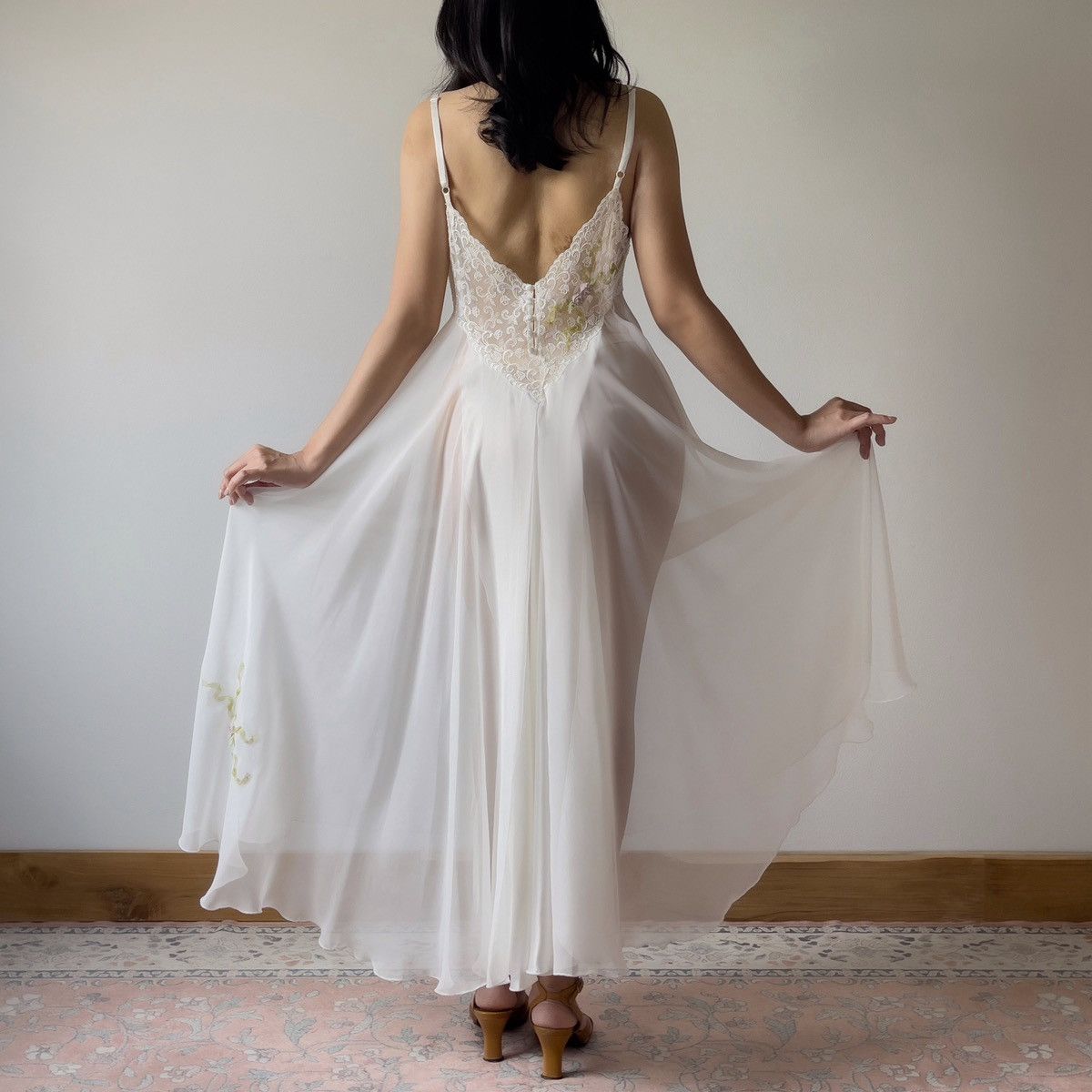 Victoria's Secret × Vintage Romantic White Chiffon Sheer Slip Gown (S-M) Size M / US 6-8 / IT 42-44 - 11 Thumbnail