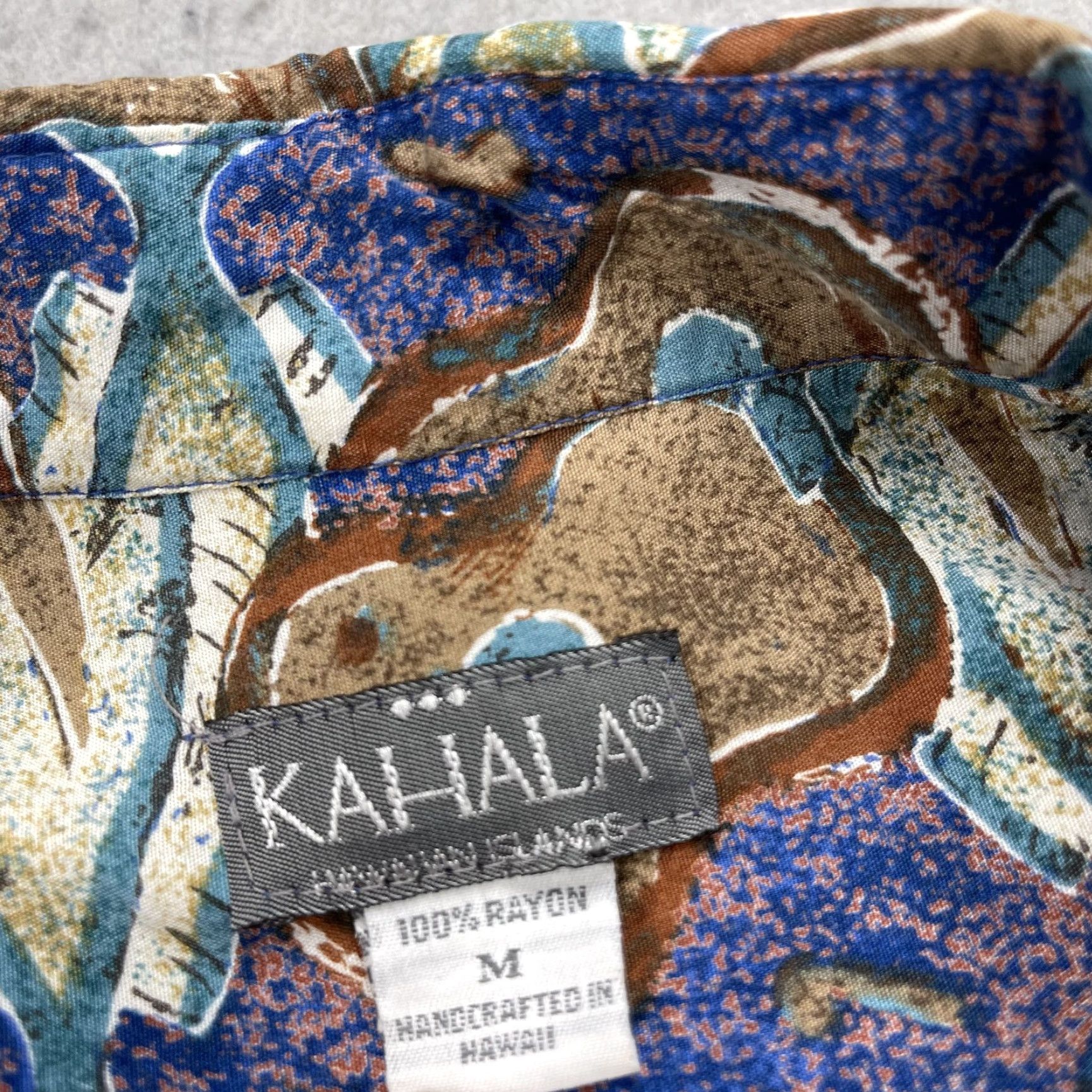 Vintage VINTAGE Kahala Shirt Mens M Blue Geometric Hawaiian Button-Up 80s Sympathy 80s? Size US M / EU 48-50 / 2 - 4 Thumbnail