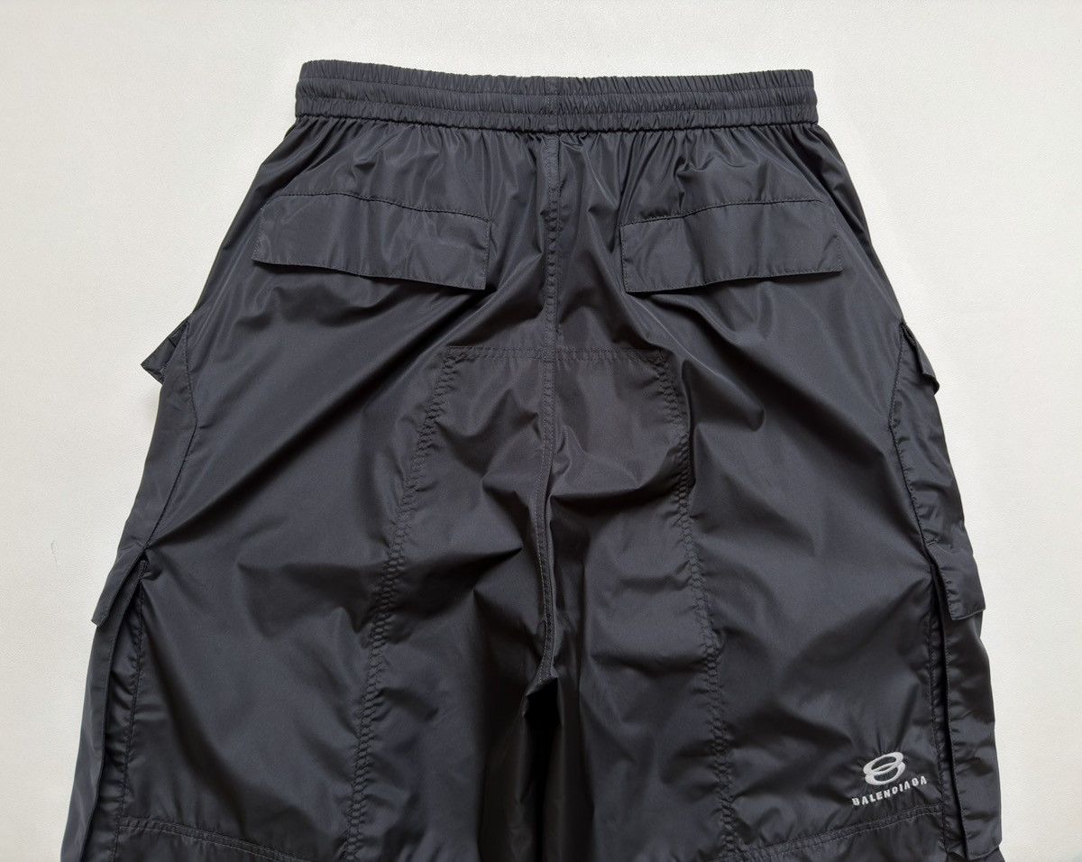 Balenciaga 2021 Black Nylon Technical Cargo Pants Size US 32 / EU 48 - 16 Thumbnail