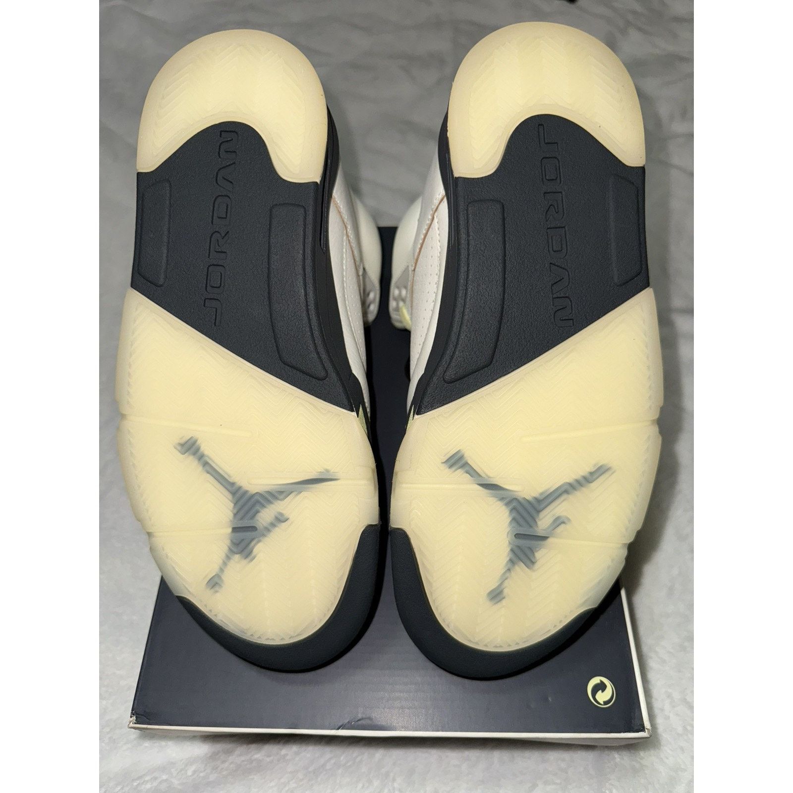 Jordan Brand Air Jordan 5 Retro Luminous Green-Anthracite 9W , 7.5M Size US 7.5 / EU 40-41 - 5 Thumbnail