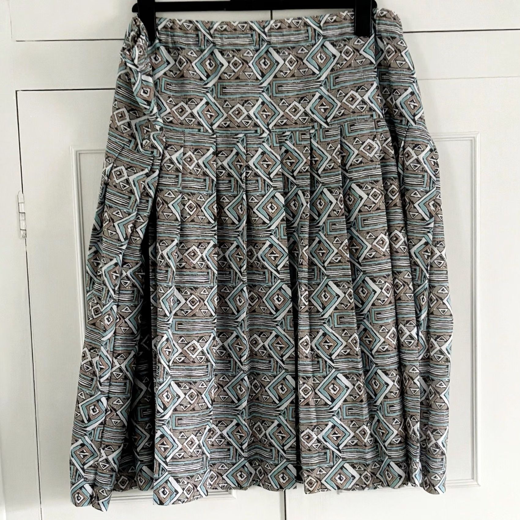 Etro VINTAGE Aztec Print Skirt UK 30 Women’s Brown Mix Midi Pleated Made In The UK Used Size 30" / US 8 / IT 44 - 2 Thumbnail