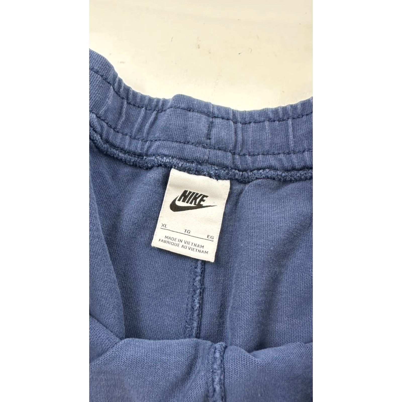 Nike NIKE Women's XL Blue Athletic Shorts with Pockets - Sportswear Essential for Cross Training & Running Size 40" / US 18 - 3 Thumbnail