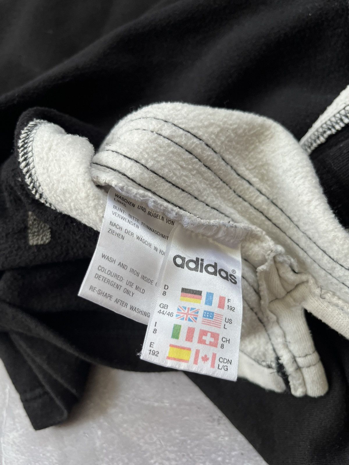 Vintage Y2K Vintage Adidas Sweatshirt Black With Three Stripes Size US L / EU 52-54 / 3 - 8 Thumbnail
