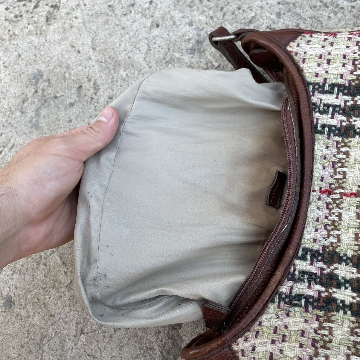 Burberry × Hypebeast Vintage Burberry Hand Bag Woll Y2K 90s Style USA Size ONE SIZE - 13 Thumbnail