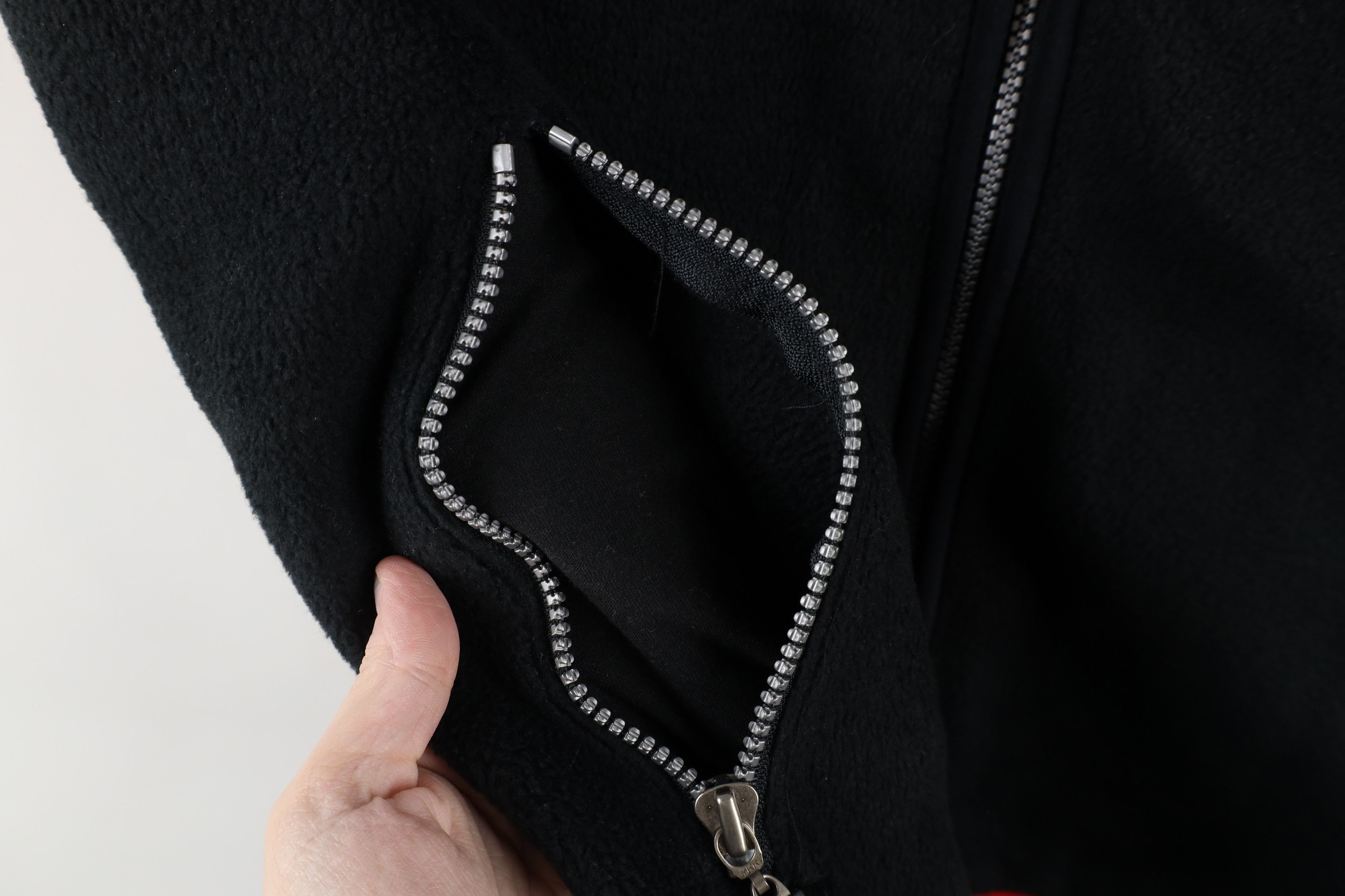 Marlboro × Vintage Vintage 90s Marlboro Full Zip Fleece Vest Jacket Black Size US L / EU 52-54 / 3 - 5 Thumbnail
