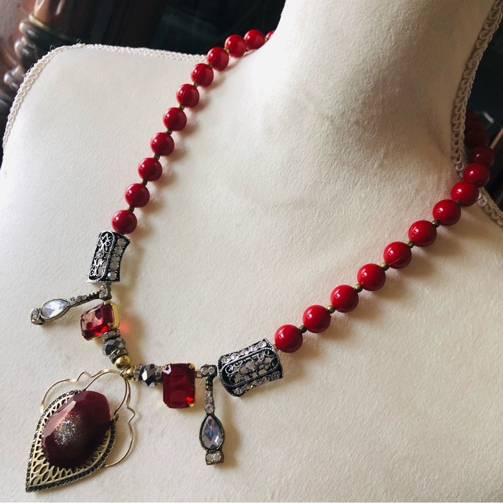 Handmade Handcrafted bowl of cherries fancy beaded crystal necklace Size ONE SIZE - 6 Thumbnail