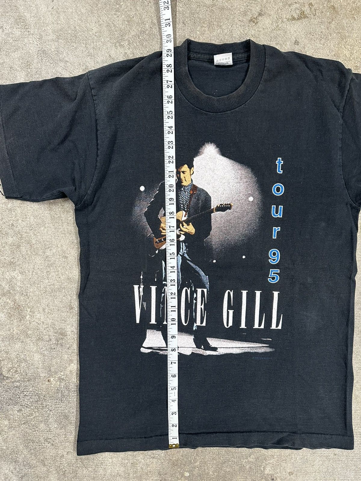 Vintage Vintage 90s Vince Gill Tour 95 Concert Band T-Shirt Size US L / EU 52-54 / 3 - 12 Thumbnail