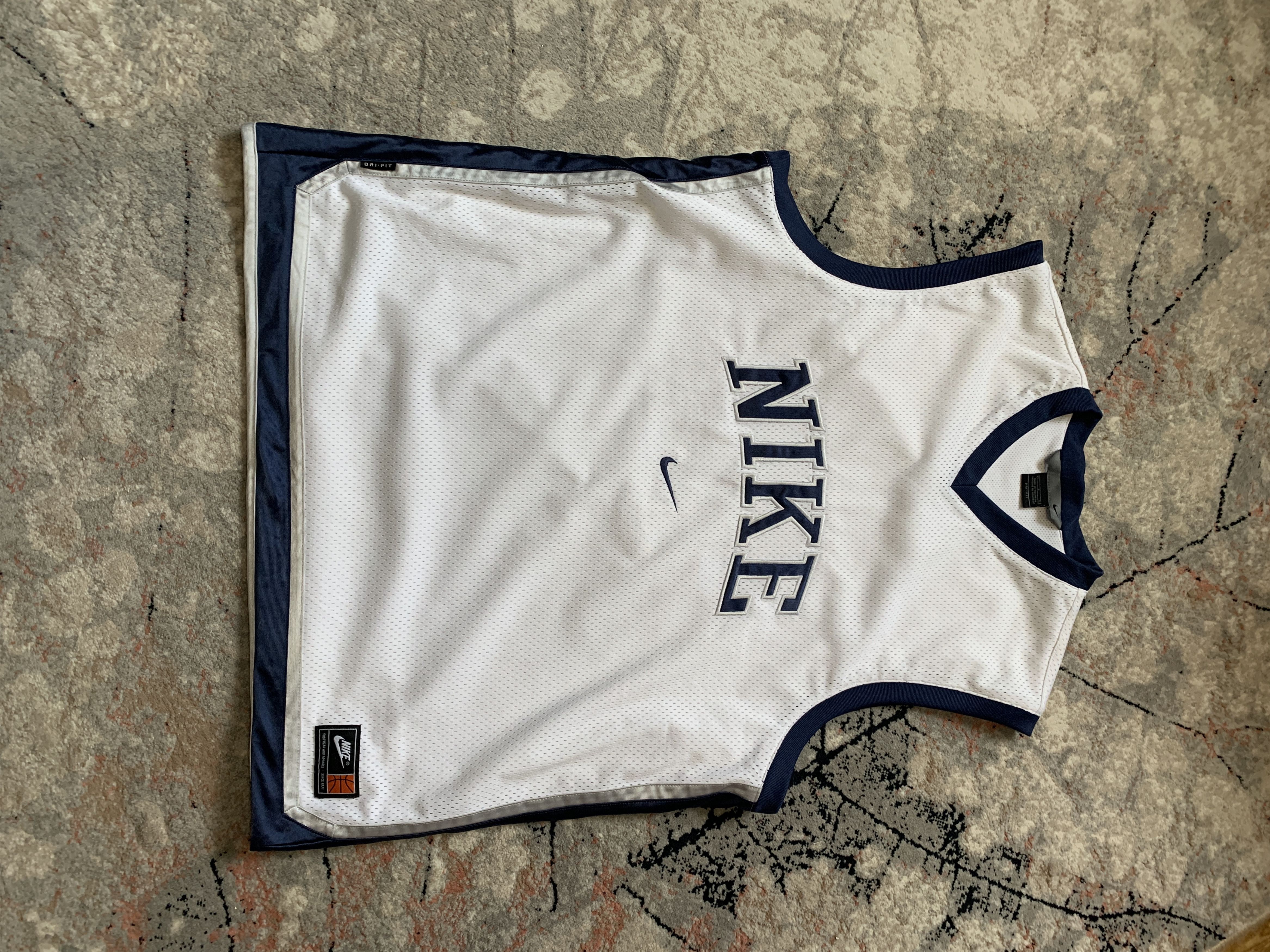 Nike Nike Vintage Big Logo Basketball Jersey Size US L / EU 52-54 / 3 - 2 Thumbnail