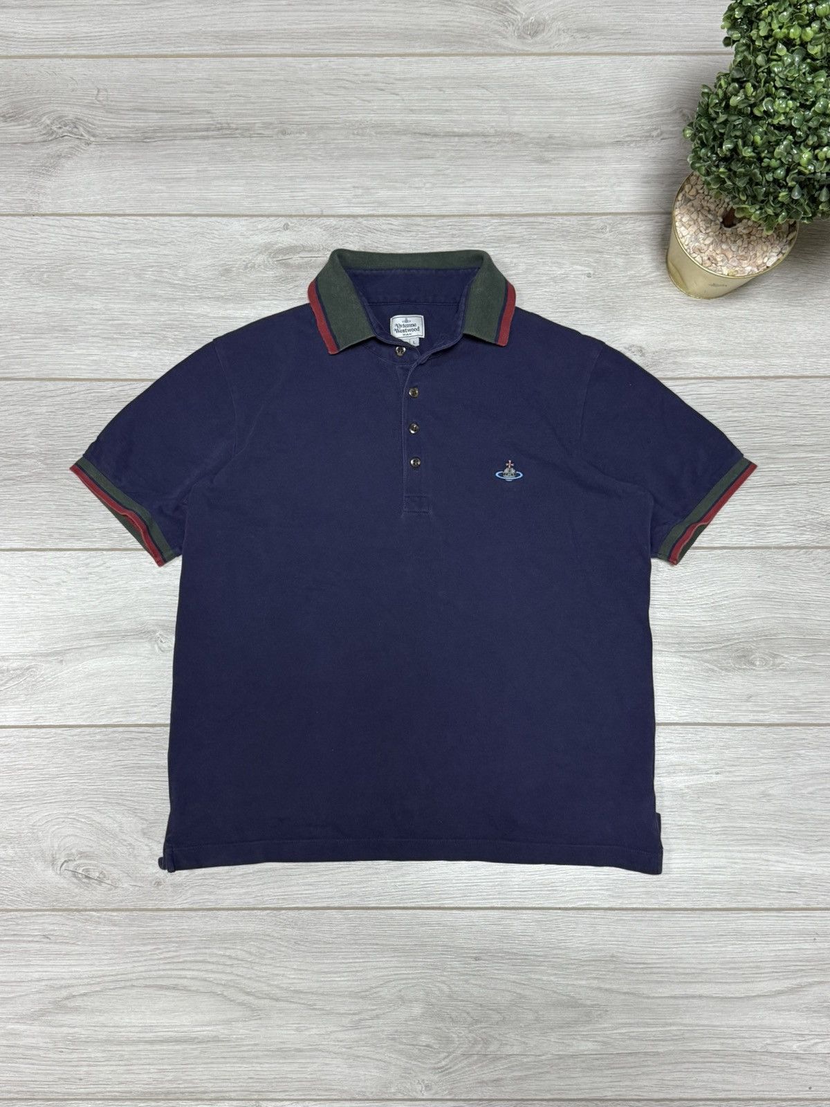 Vivienne Westwood Vivienne Westwood vintage small orb polo shirt Size US L / EU 52-54 / 3 - 1 Thumbnail