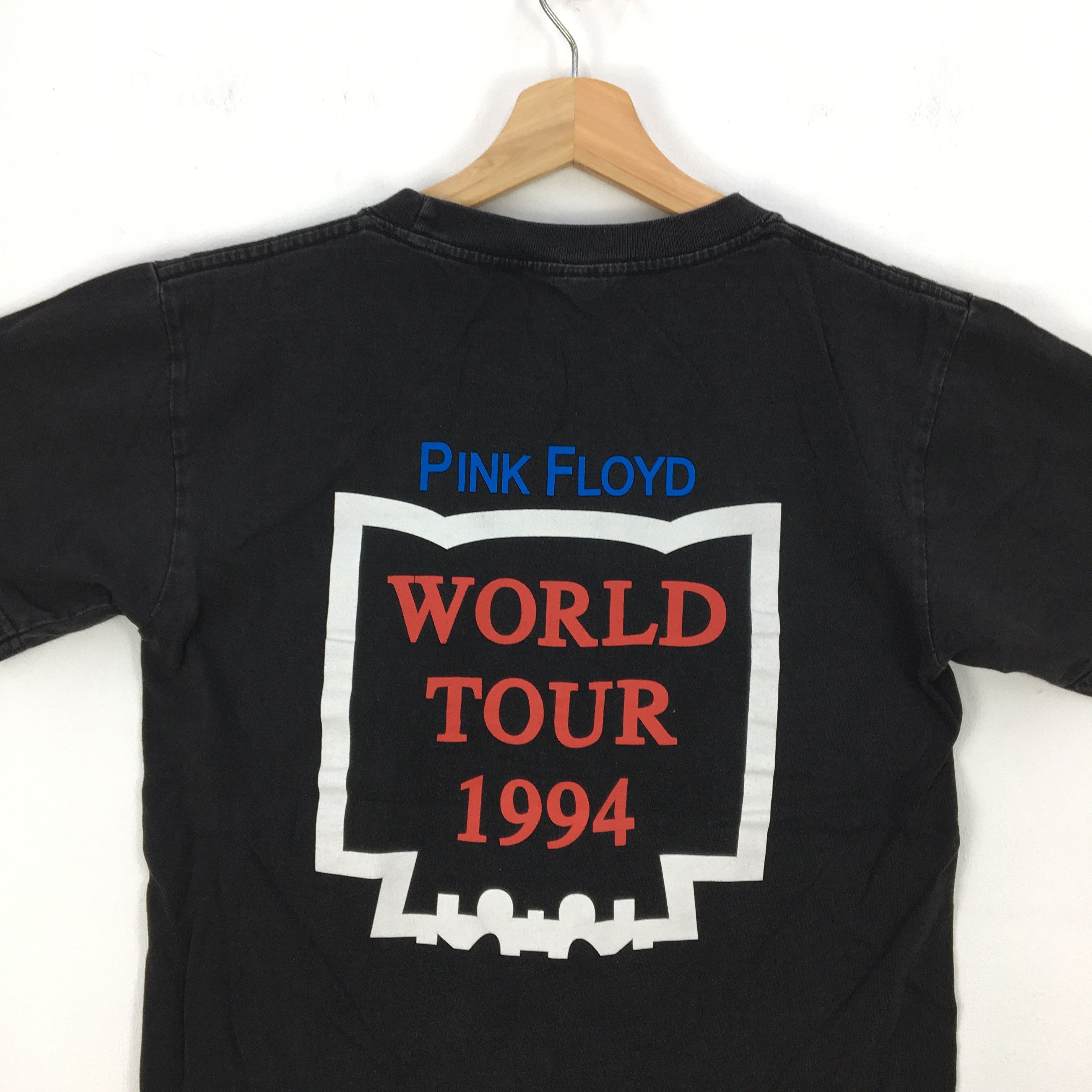 Band Tees Vintage 90s Pink Floyd T-Shirt Rock Band Tour Crewneck Tees Size US S / EU 44-46 / 1 - 7 Thumbnail