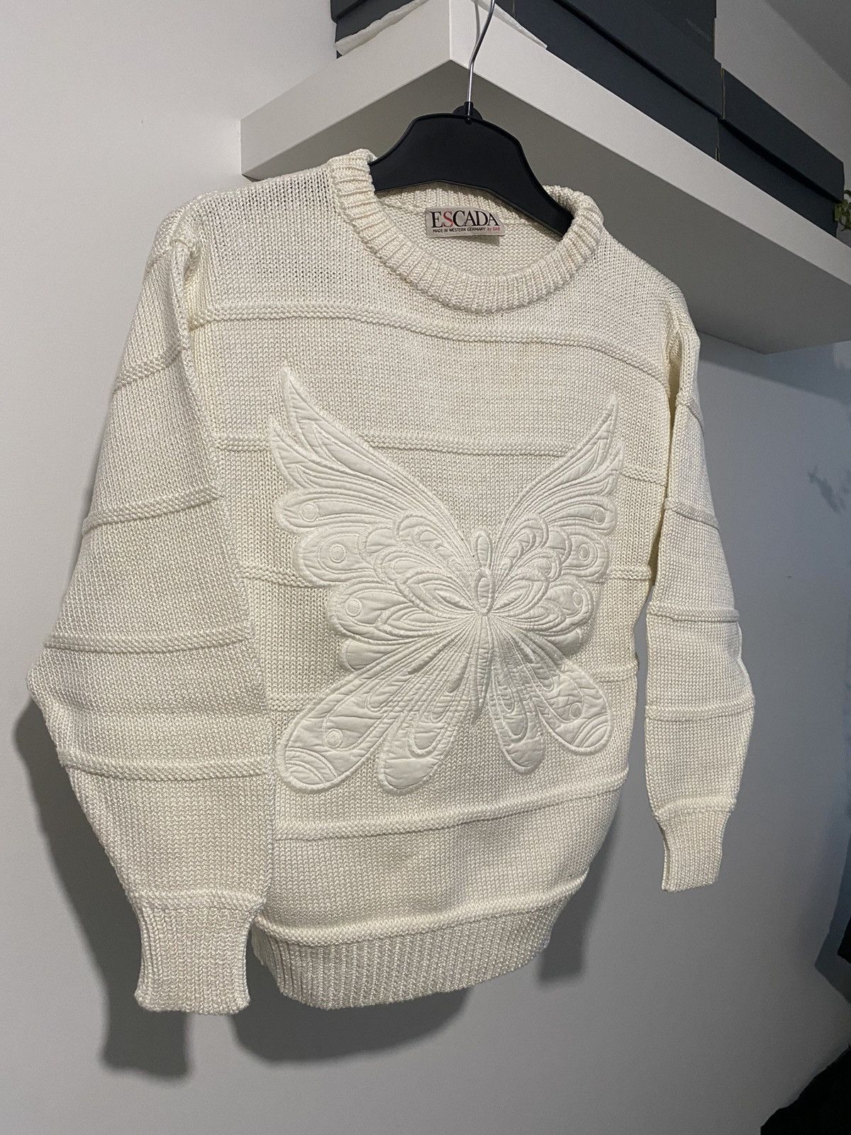 Escada × Vintage Escada Vintage Sweater 36/S Embroidered Butterfly jumper y2k Size XS / US 0-2 / IT 36-38 - 7 Thumbnail