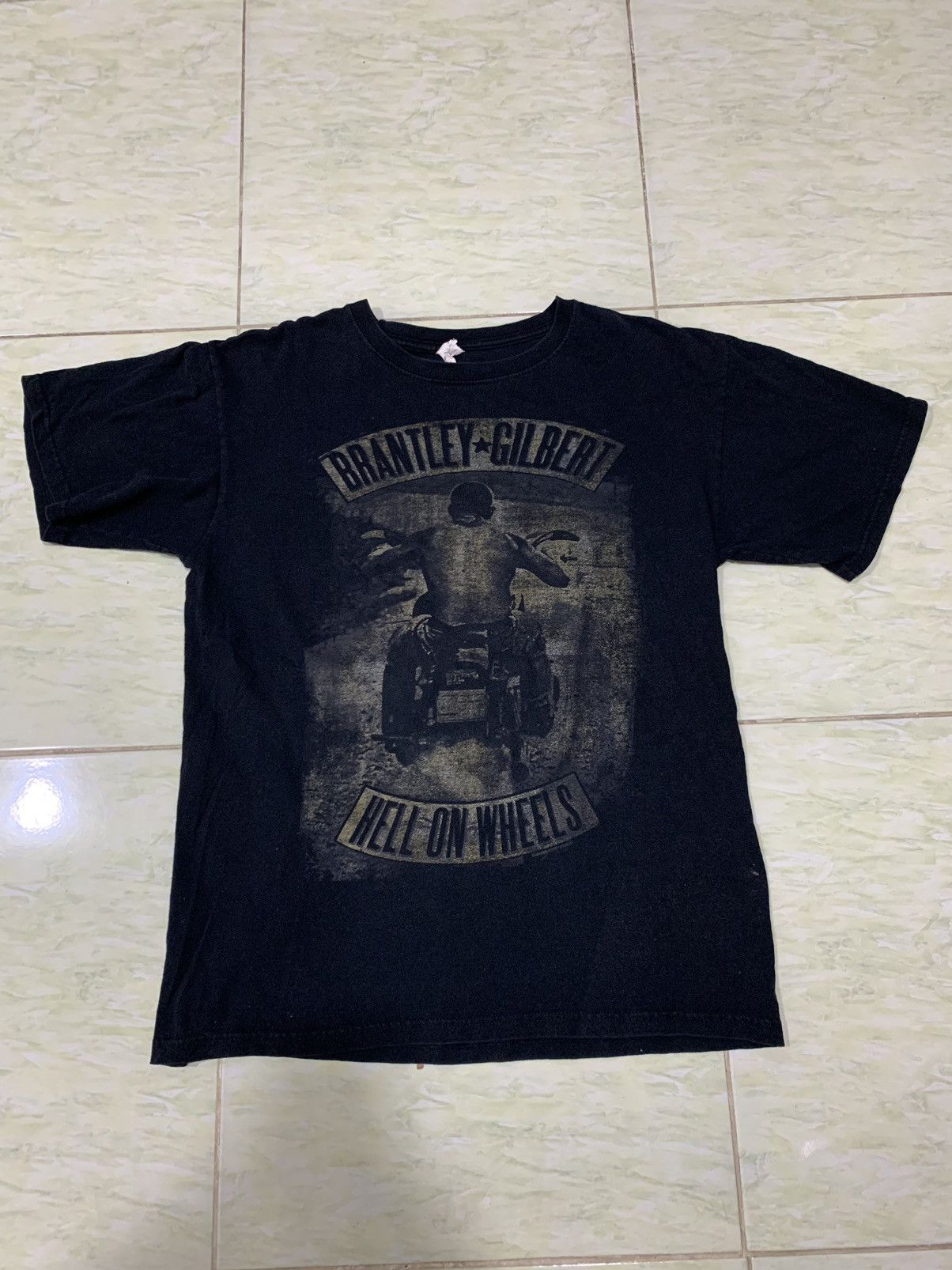 Anvil × Band Tees 🔥 🔥🔥Vintage Tour Brantley Gilbert Size US M / EU 48-50 / 2 - 7 Thumbnail