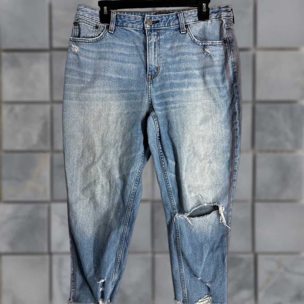 Abercrombie & Fitch Abercrombie & Fitch Jeans Women Size 10 High Rise Girlfriend Raw Hem 5-Pocket Denim Blue Size 24" / US 00 / IT 34 - 1 Thumbnail