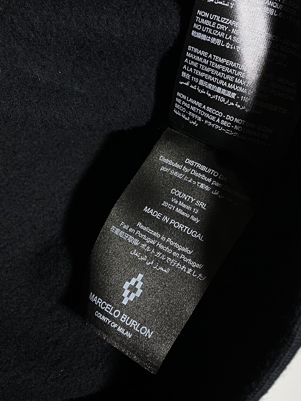 Marcelo Burlon Marcelo Burlon authentic black sweatshirt Size US S / EU 44-46 / 1 - 13 Thumbnail