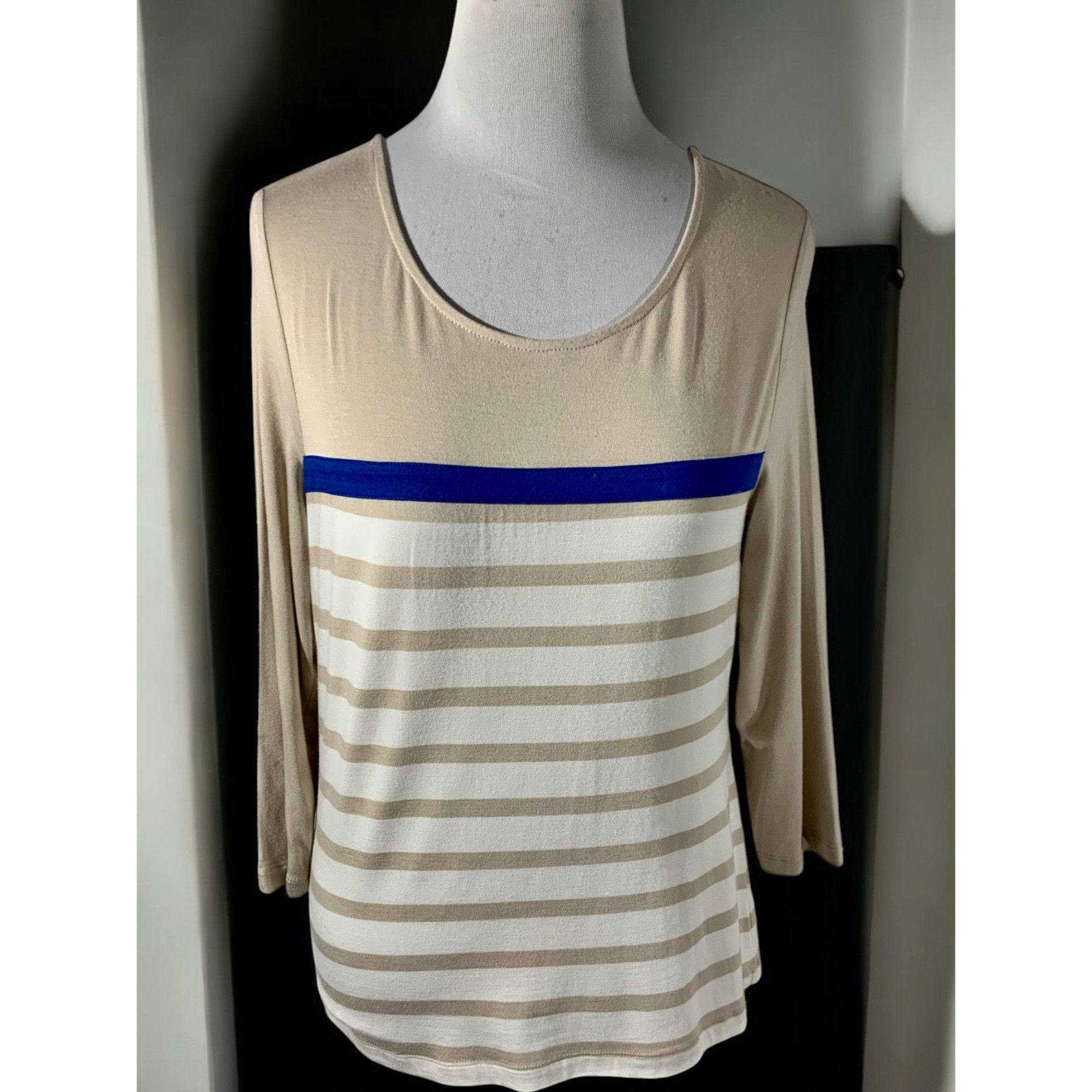 Chicos Chicos Womens Small Beige Blue Scoop Neck Stretch Top Size S / US 4 / IT 40 - 9 Thumbnail
