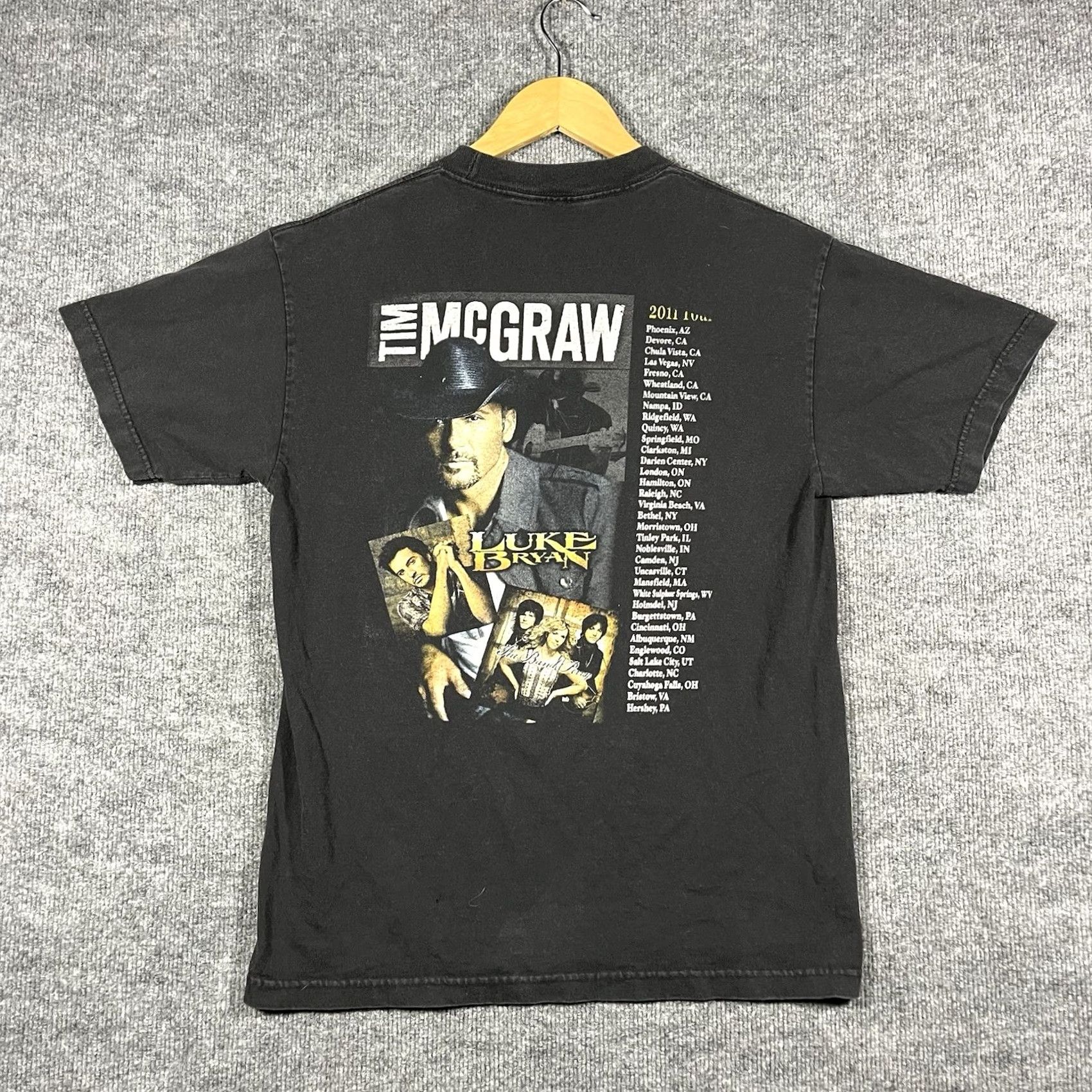 Vintage Tim McGraw 2011 Tour Shirt Mens M Black Cotton T-Shirt Graphic Print Size US M / EU 48-50 / 2 - 4 Thumbnail