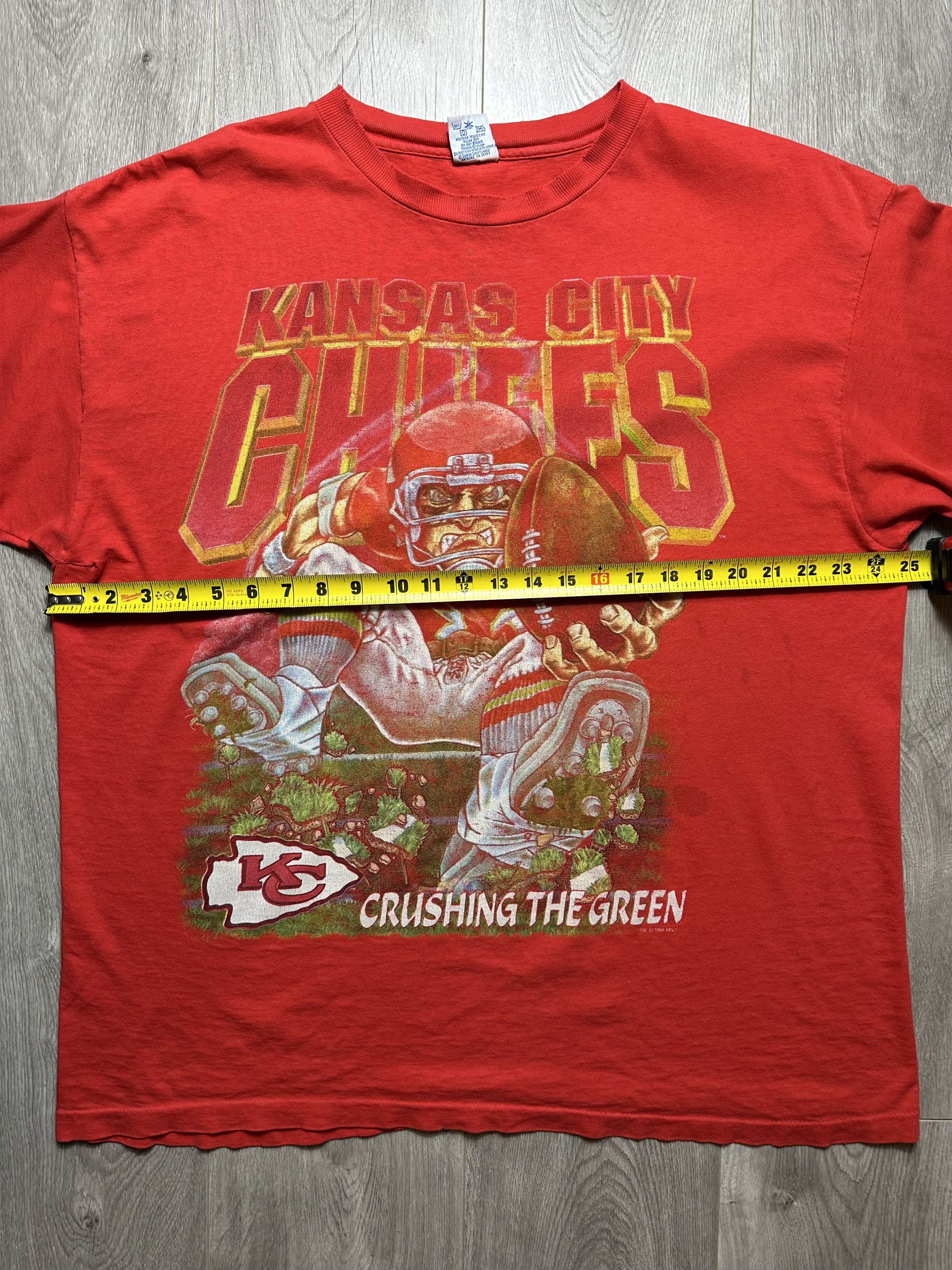 NFL × Salem Sportswear × Vintage Vintage Kansas City Chiefs 1994 Crushing the Green Tee Size US XL / EU 56 / 4 - 11 Thumbnail
