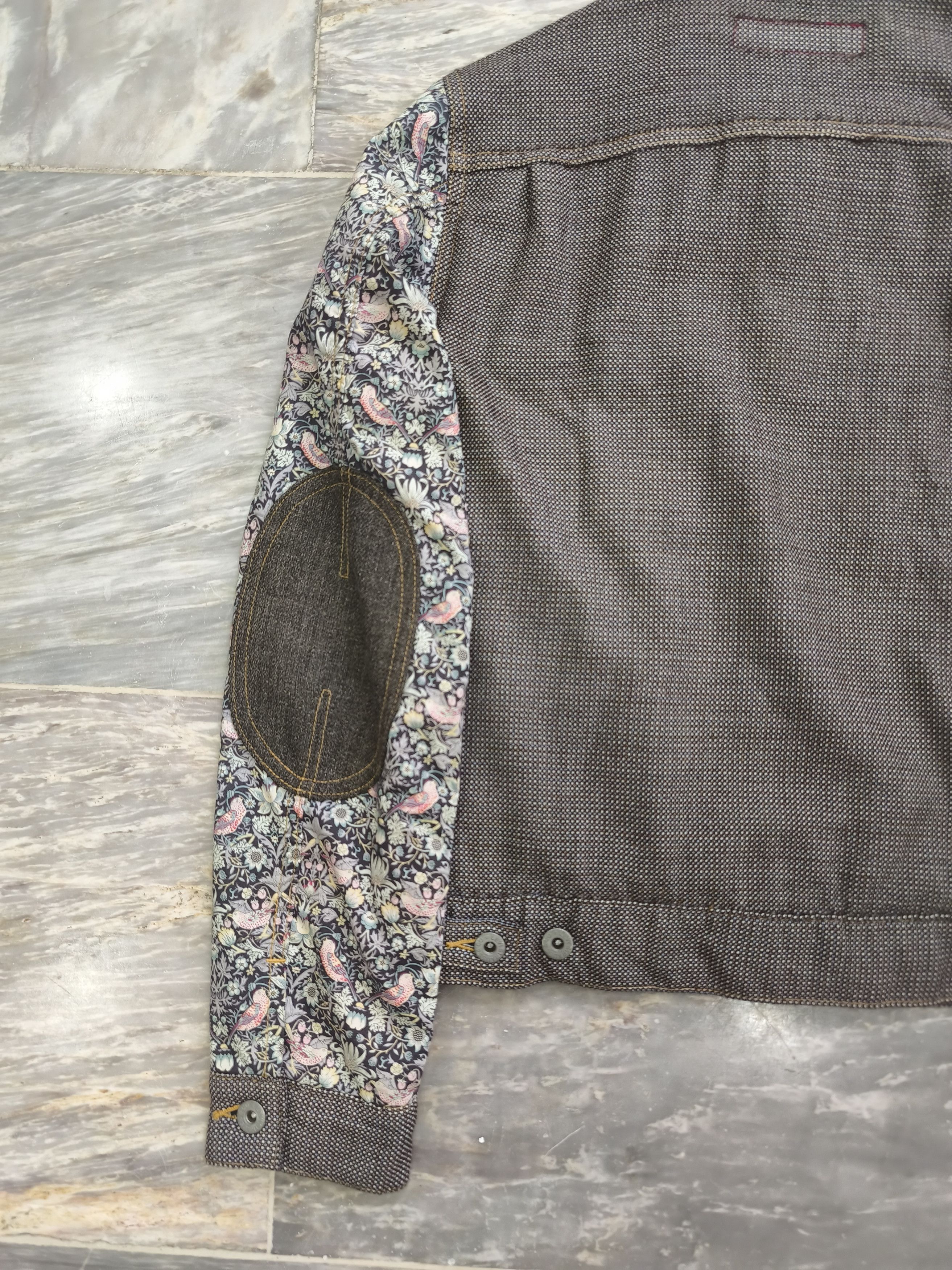 Junya Watanabe × Levi's Levi's CDG Junya Watanabe 2017 Trucker - Floral Sleeve Size US XS / EU 42 / 0 - 8 Thumbnail