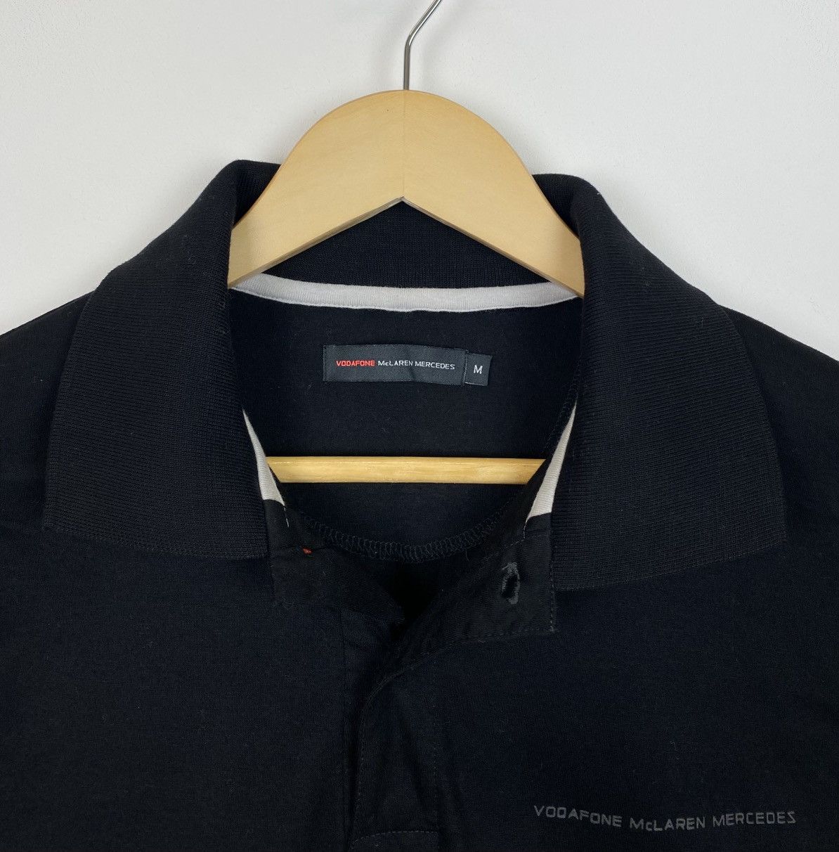 Mercedes-Benz Vodafone McLaren Mercedes Polo Buttons Shirt Size M Black Size US M / EU 48-50 / 2 - 4 Thumbnail