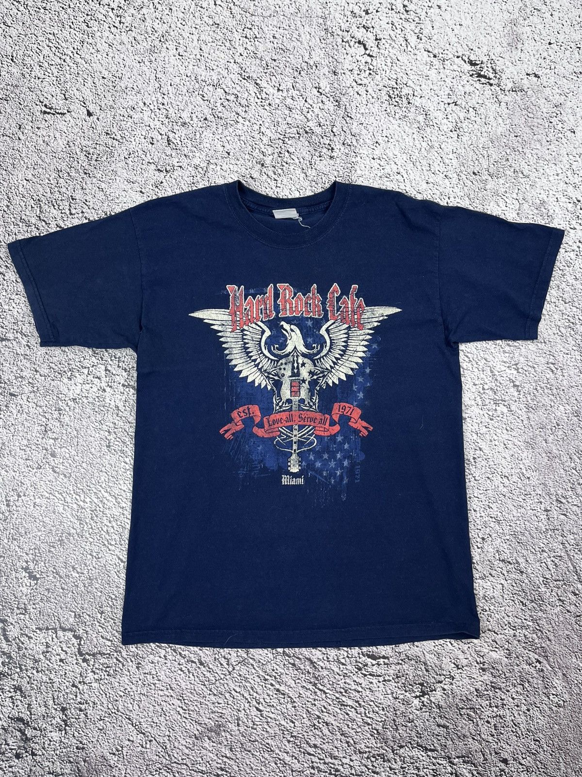Hard Rock Cafe VINTAGE HARDROCK MIAMI GRAPHIC T SHIRT GUITAR Size US L / EU 52-54 / 3 - 1 Thumbnail