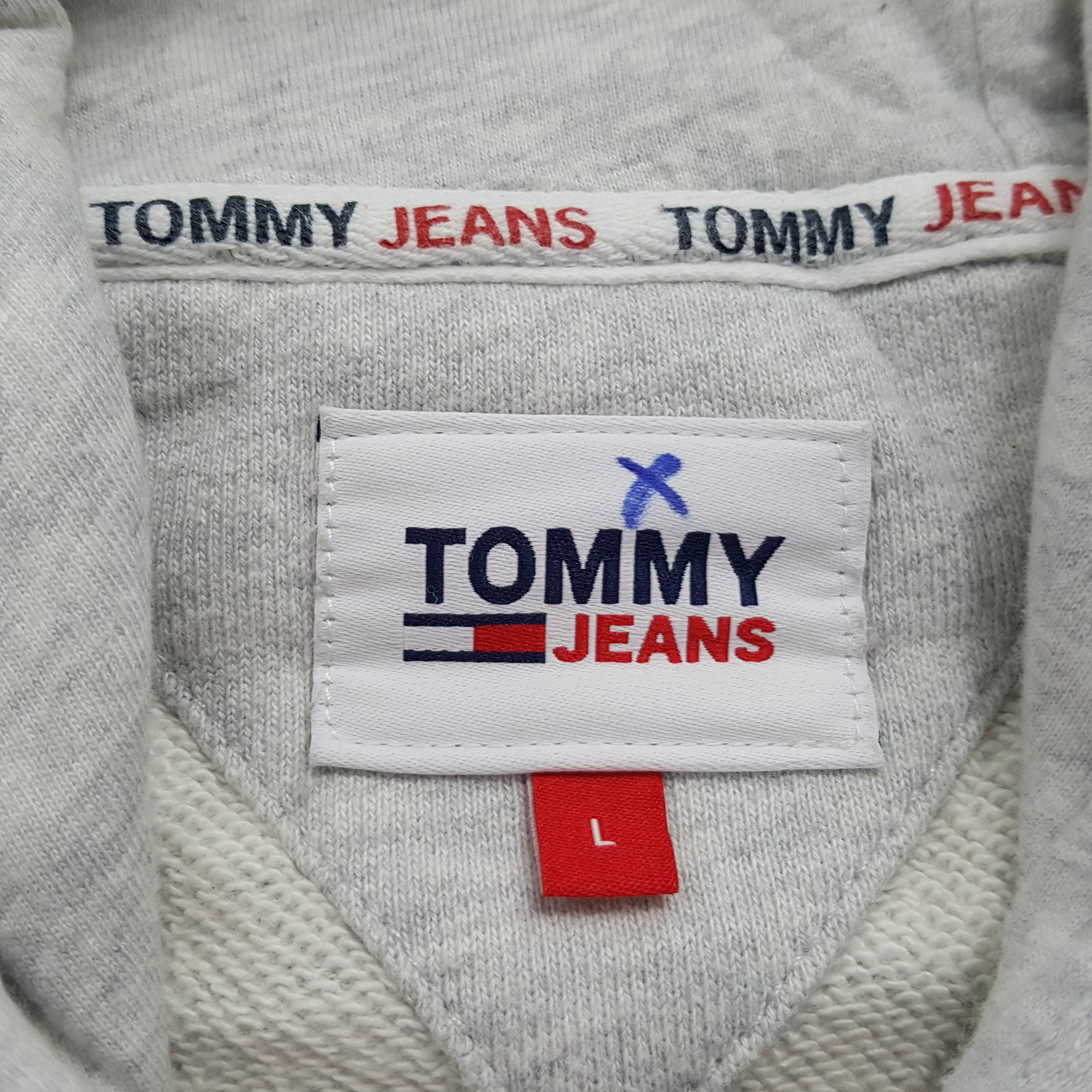 Tommy Hilfiger × Tommy Jeans × Vintage Vintage Tommy Jeans Embroidery Center Streetwear Sweatshirts Size US L / EU 52-54 / 3 - 6 Thumbnail