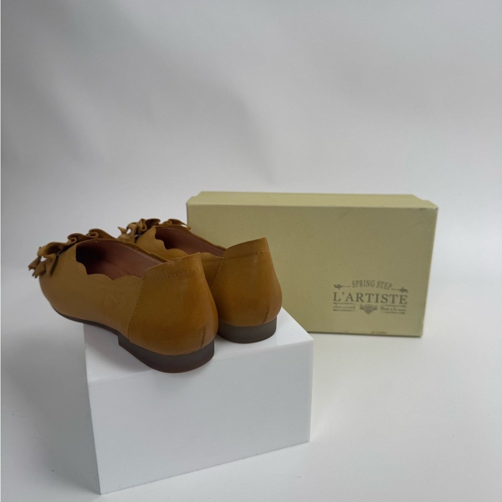Other L’Artiste women’s buttery soft size 40/ 8.5 flats Size US 8.5 / IT 38.5 - 2 Thumbnail