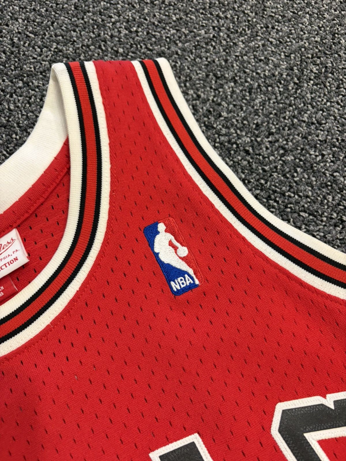 Mitchell & Ness Mitchell & Ness x Hardwood Classics Bulls D. Rodman Jersey Size US M / EU 48-50 / 2 - 4 Thumbnail