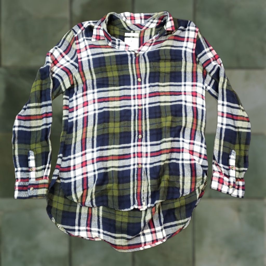 American Eagle Outfitters American Eagle Flannel Shirt Women's Small Green Plaid Long Sleeve Button Up Casual Size S / US 4 / IT 40 - 1 Thumbnail